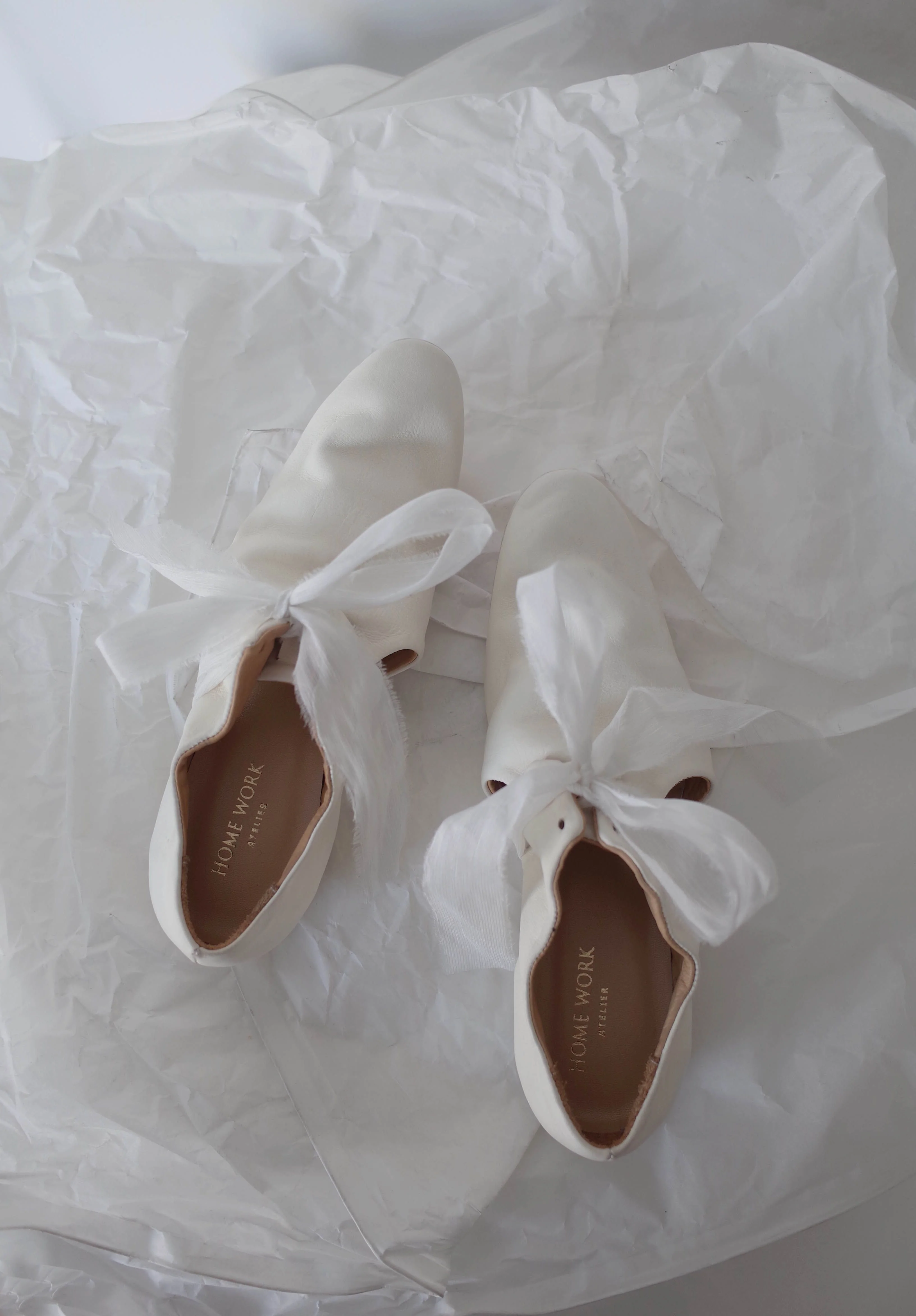 Pleated Ribbon White Shoes - Image 2