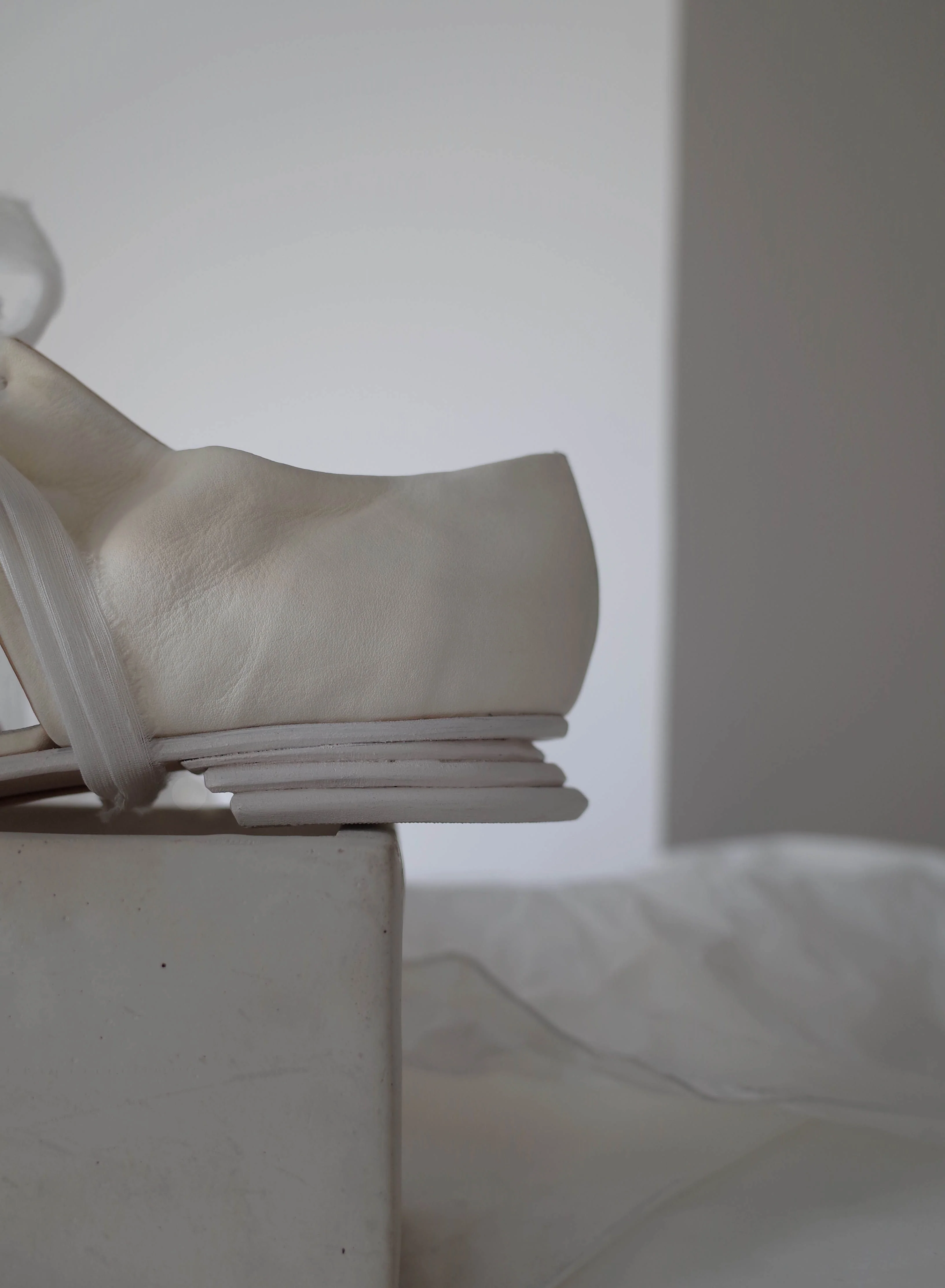 Pleated Ribbon White Shoes - Image 4