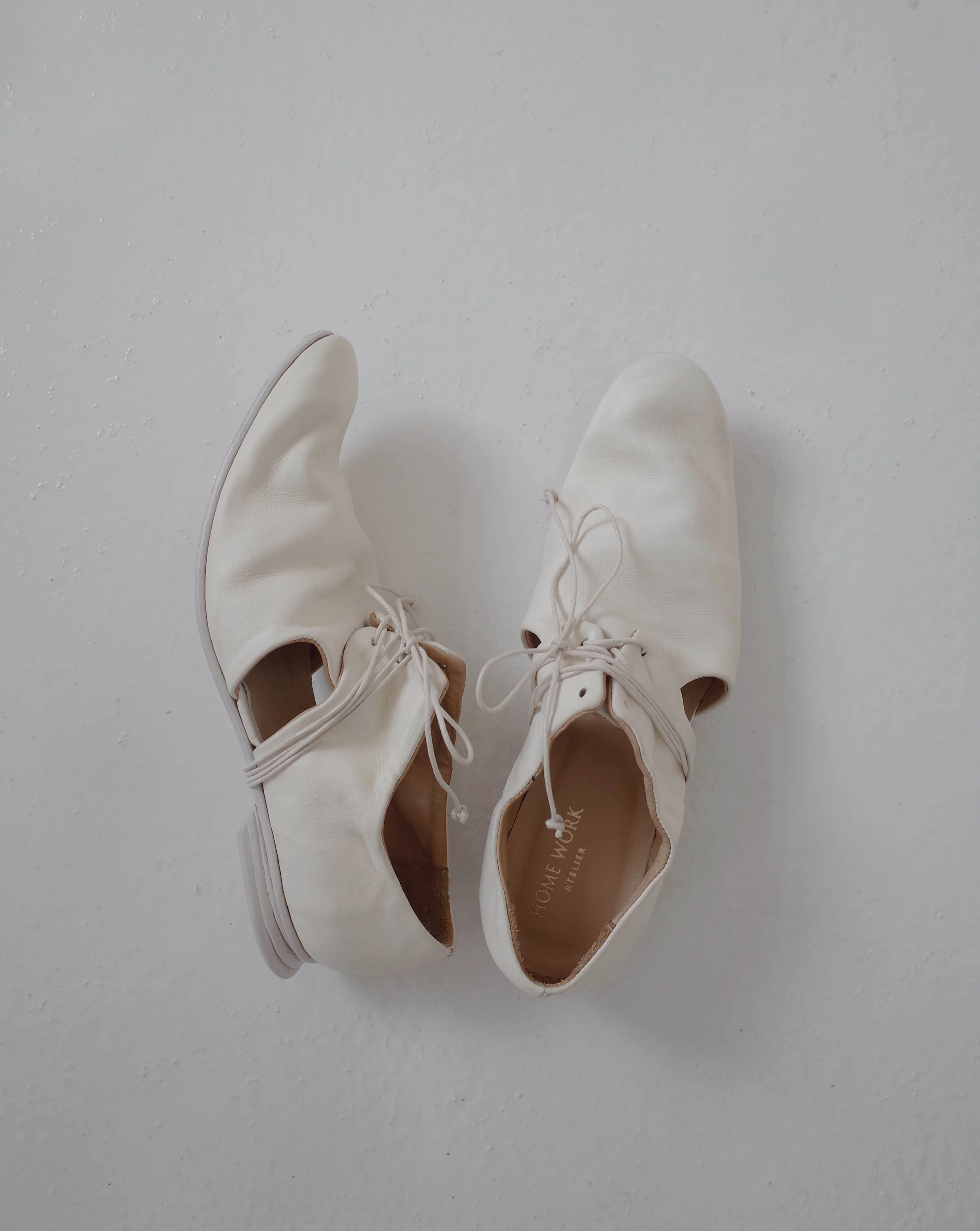 Pleated Ribbon White Shoes - Image 5