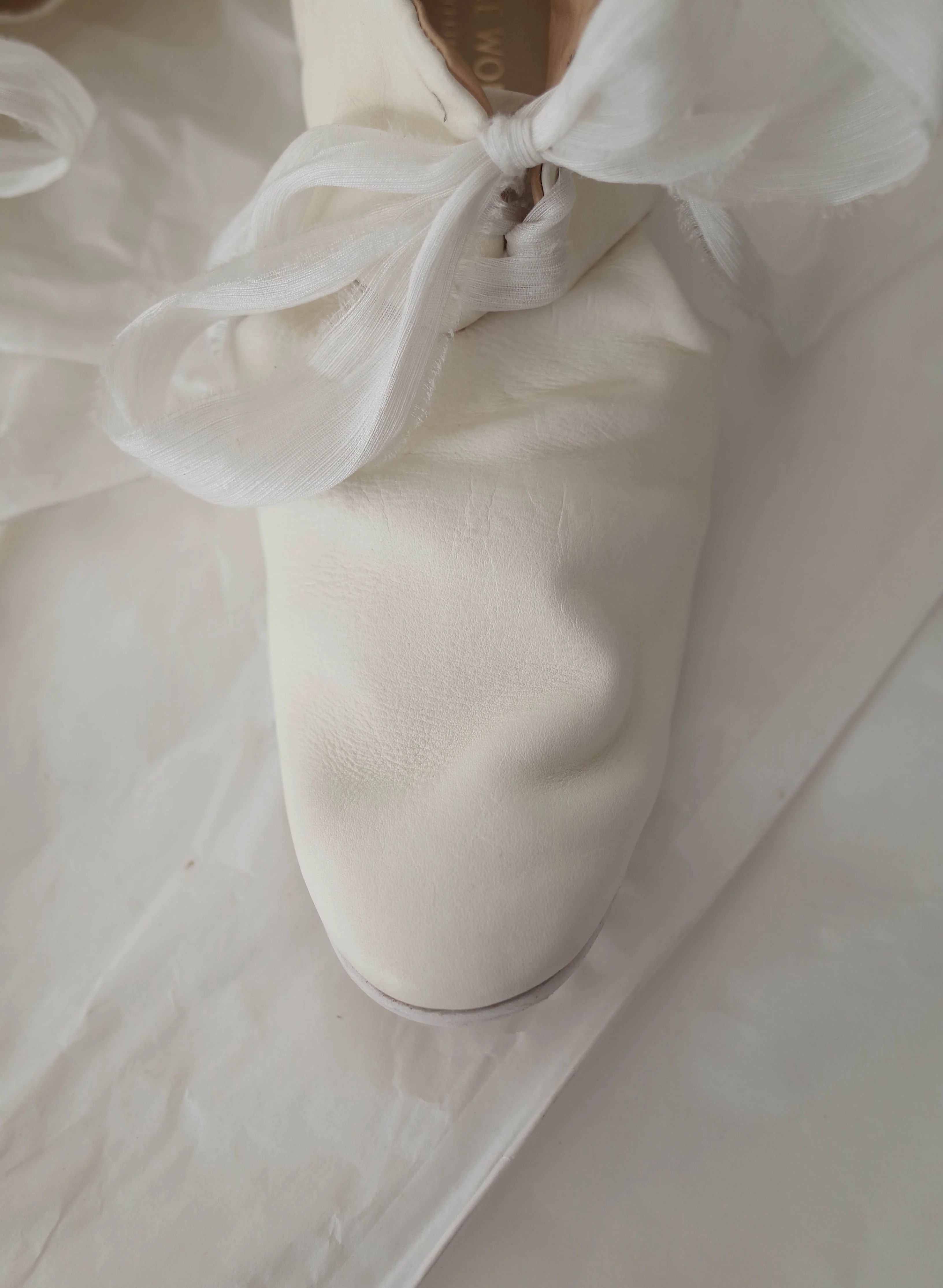 Pleated Ribbon White Shoes - Image 6