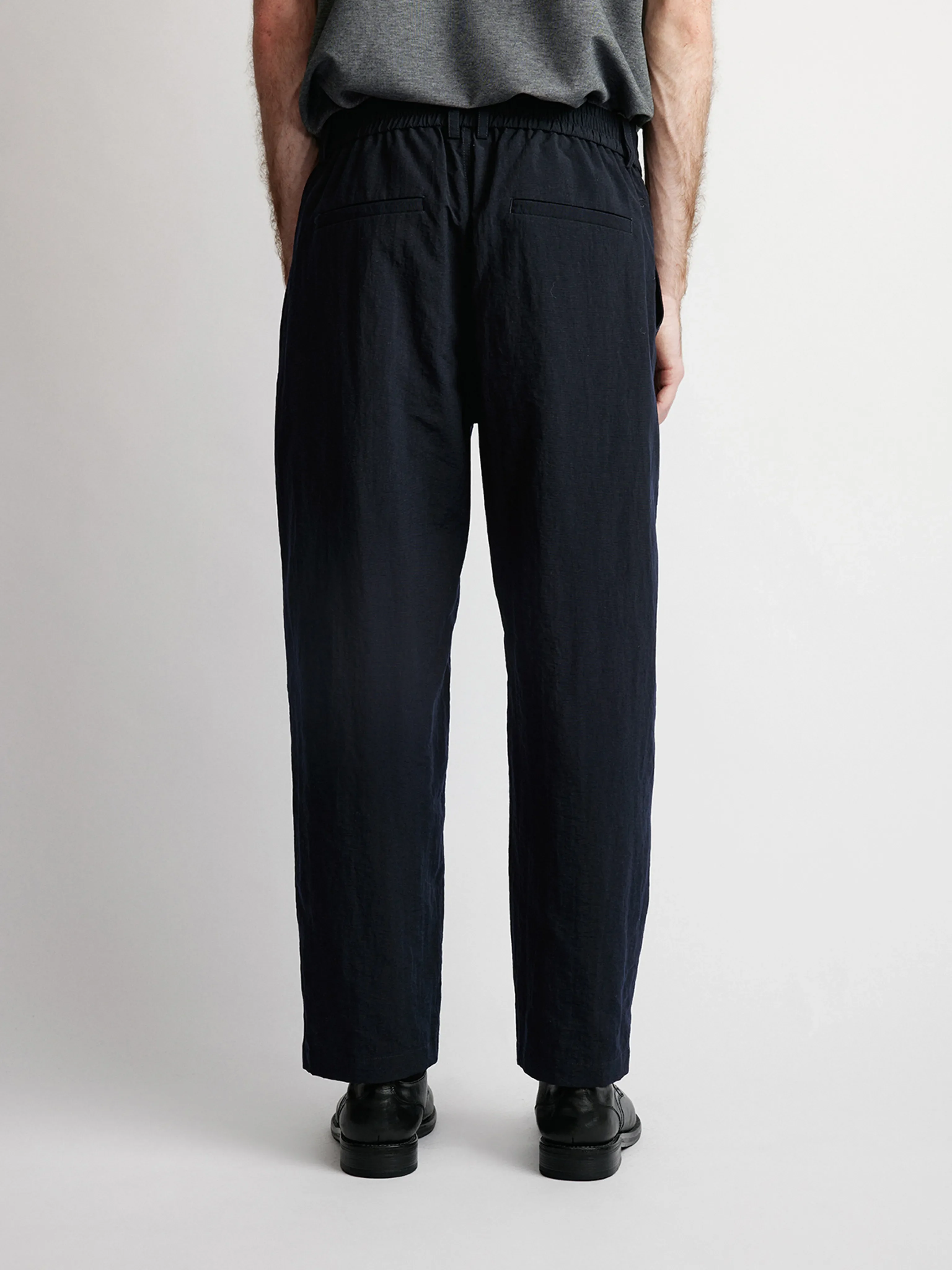 Pleated Water-Repellent Nylon Cropped Trousers - Image 4