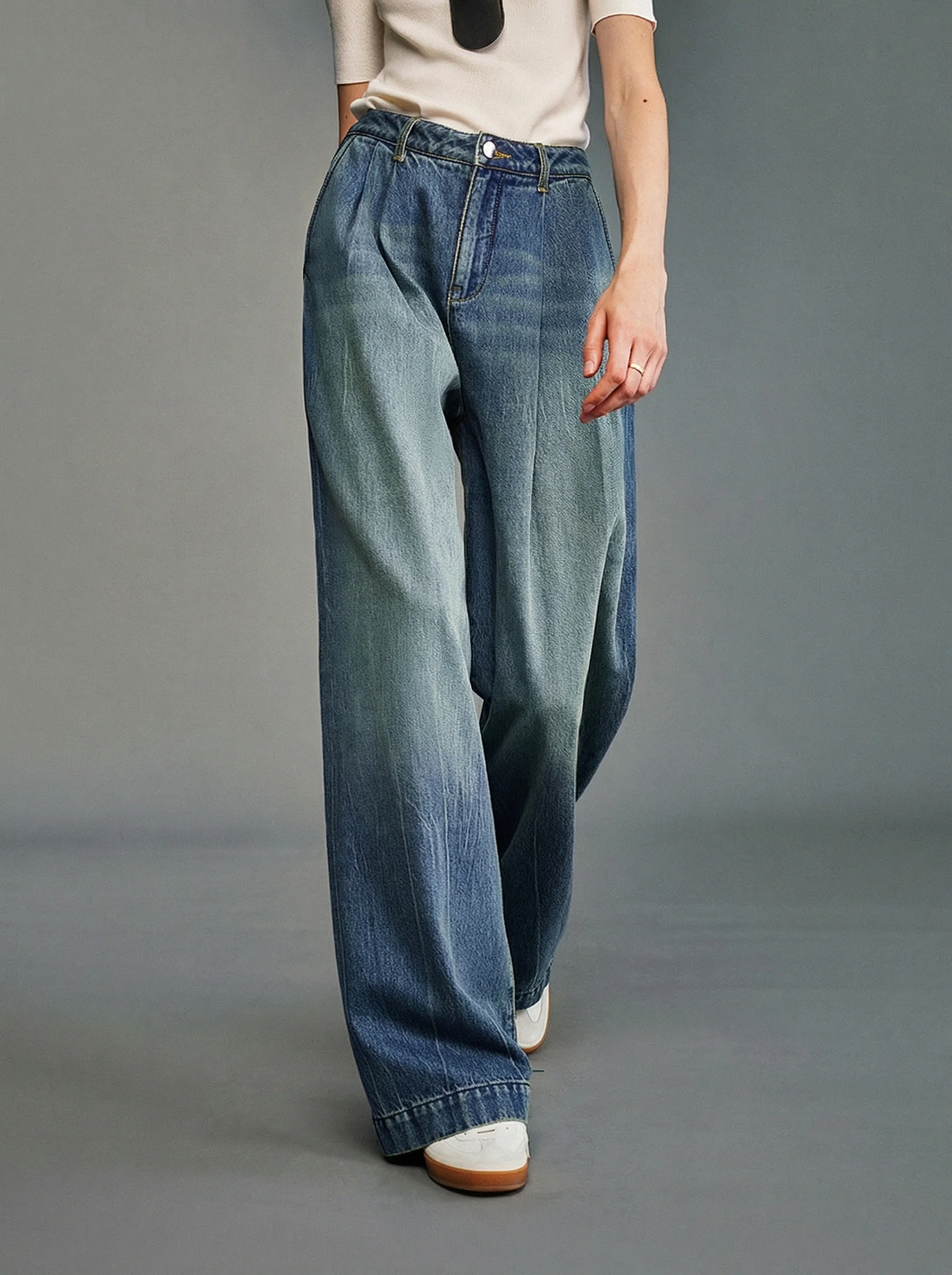 Pleated Wide-Leg Jeans