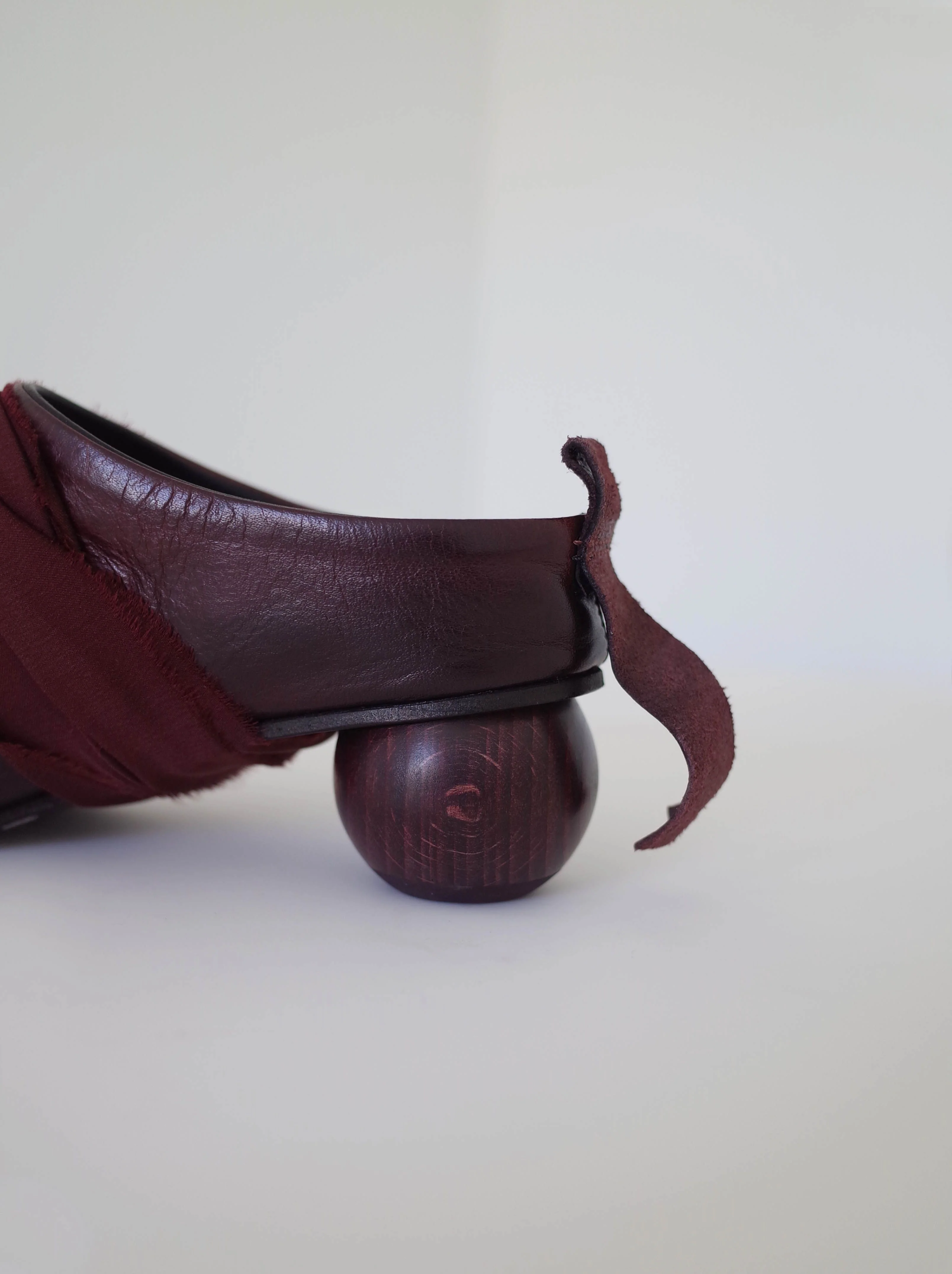 Pleated Wooden Heel Leather Mules - Image 4