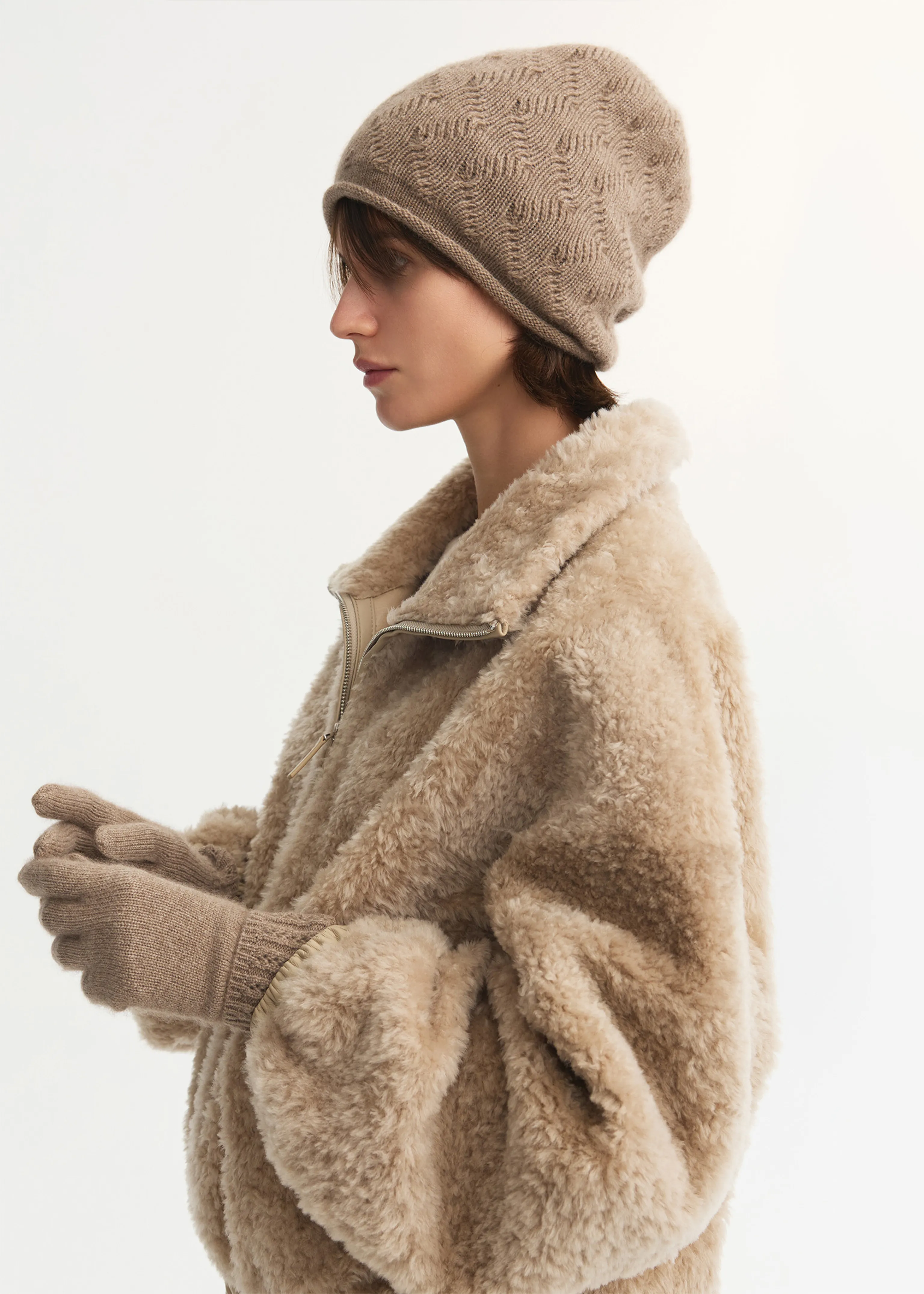 Pure Cashmere Rolled-Edge Beanie - Image 4