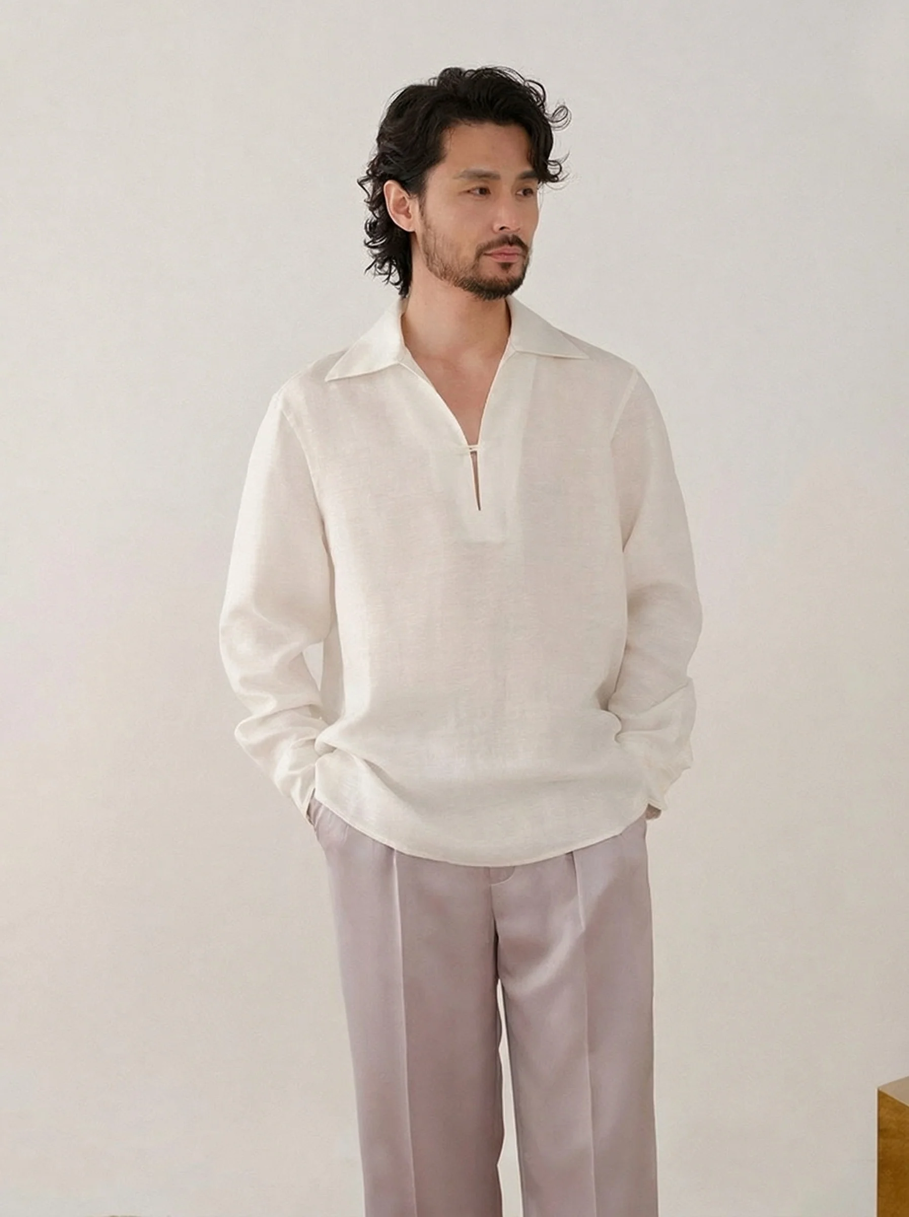 Relaxed V-Neck Tencel Linen Shirt - Image 4