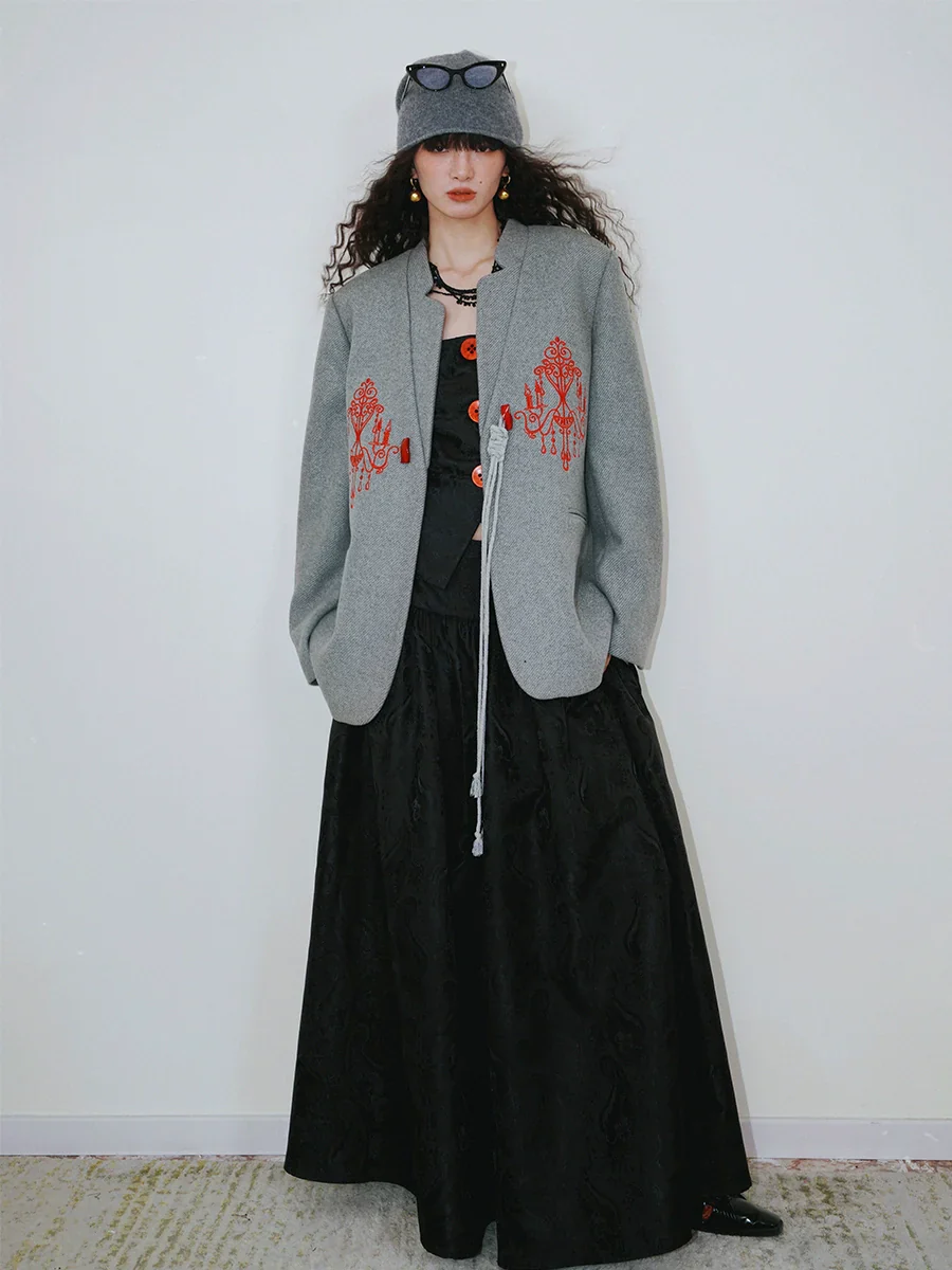 Retro Embroidered Wool Jacket - Image 3