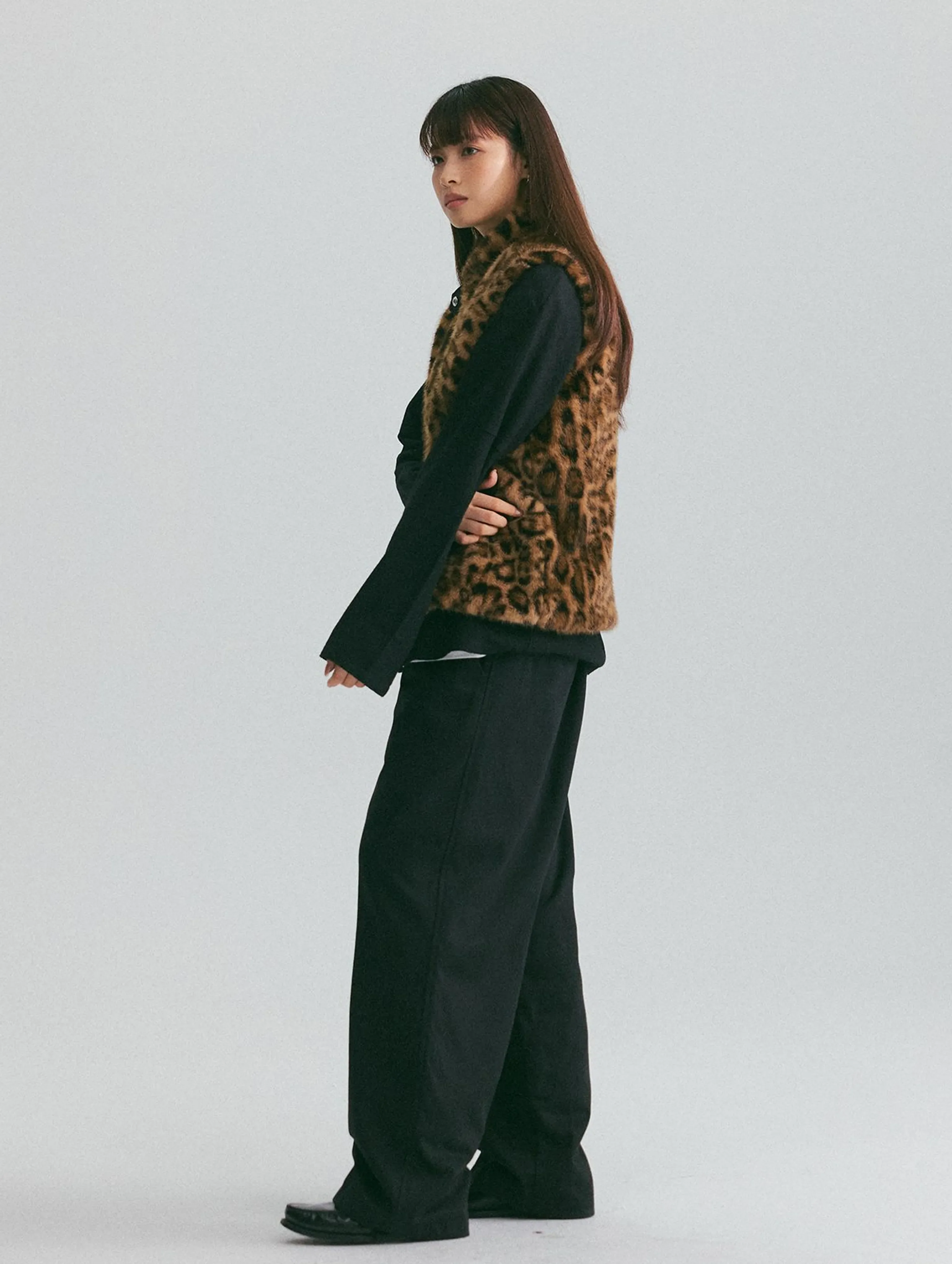 Reversible Black Leopard Faux Fur Vest - Image 4