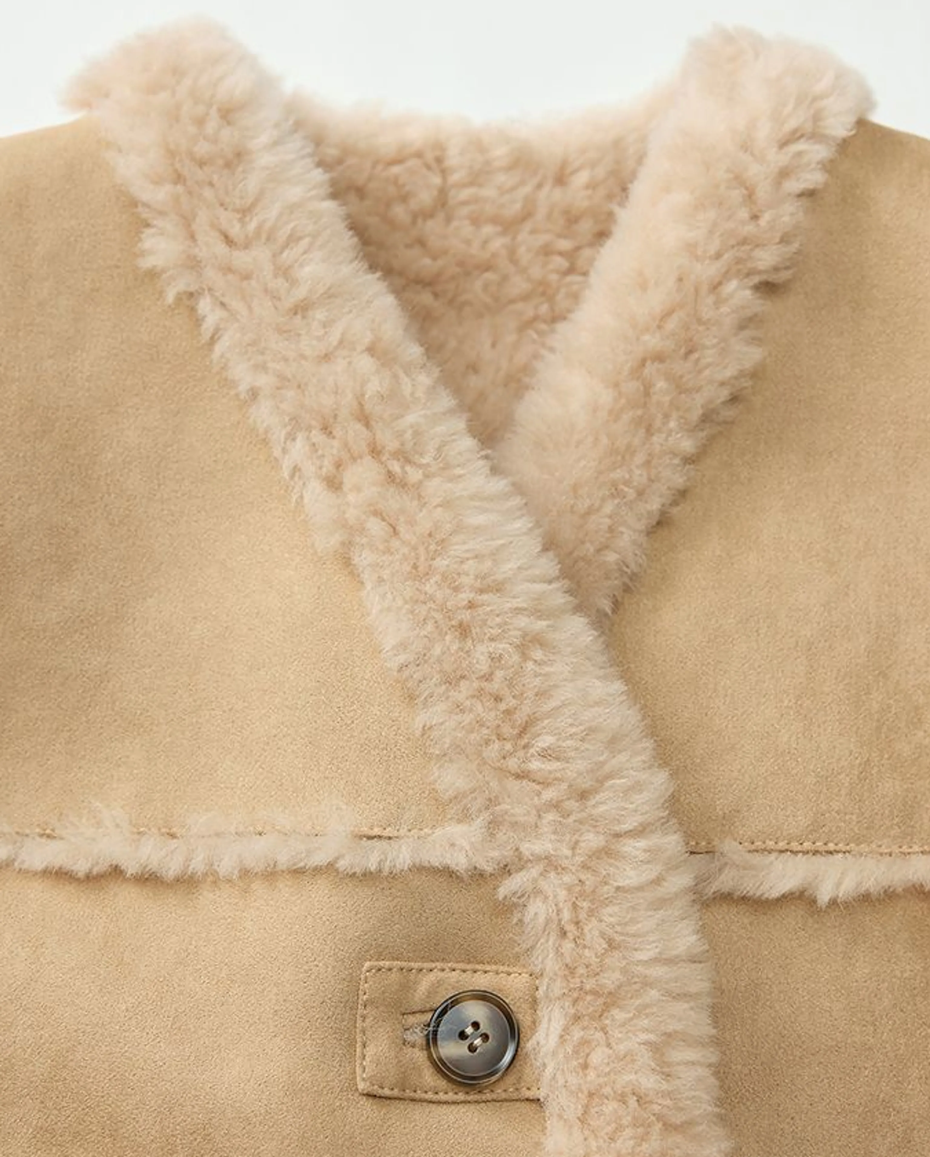 Reversible Faux Shearling V-Neck Vest - Image 4