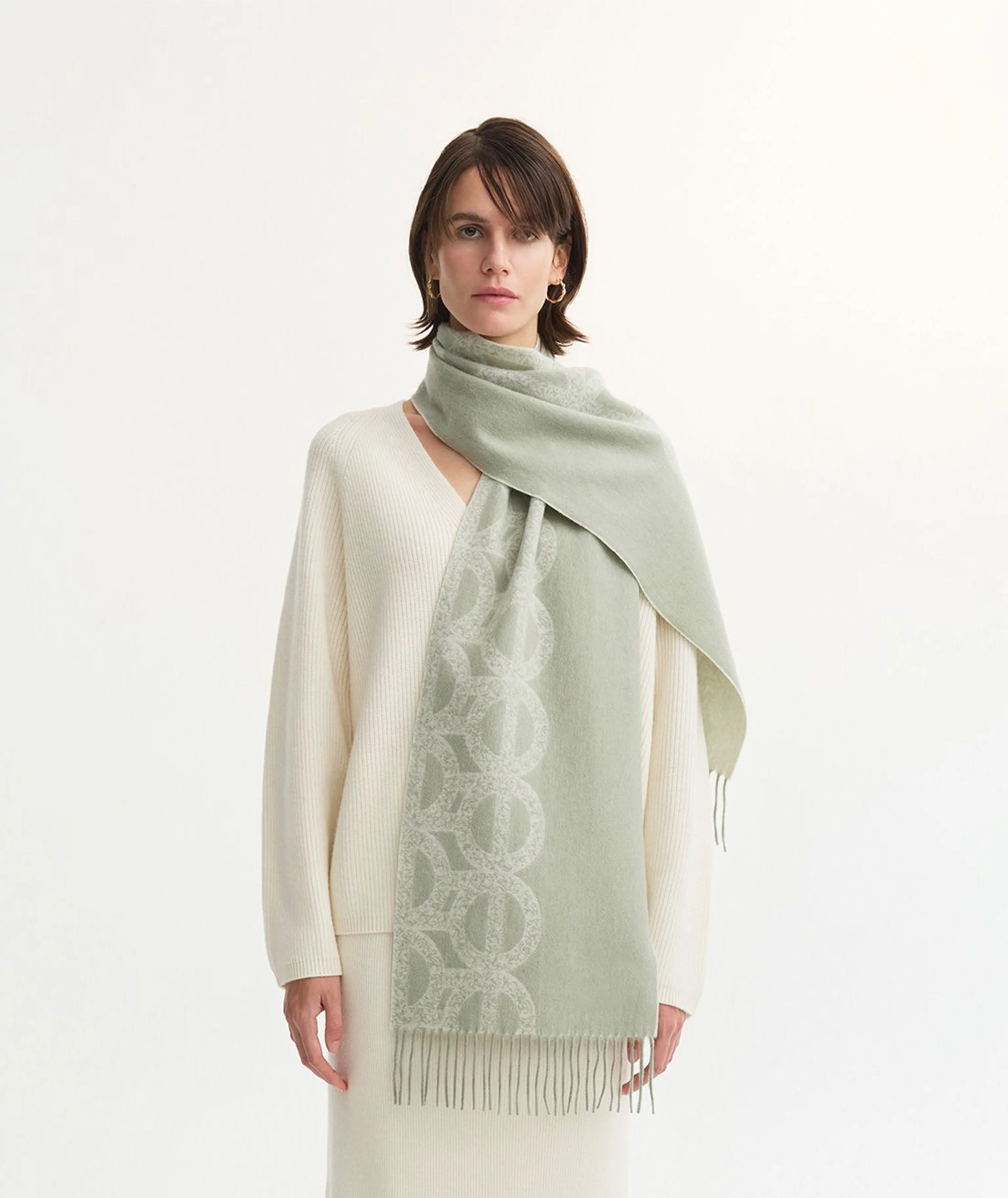 Reversible Jacquard Lambswool Scarf - Image 9