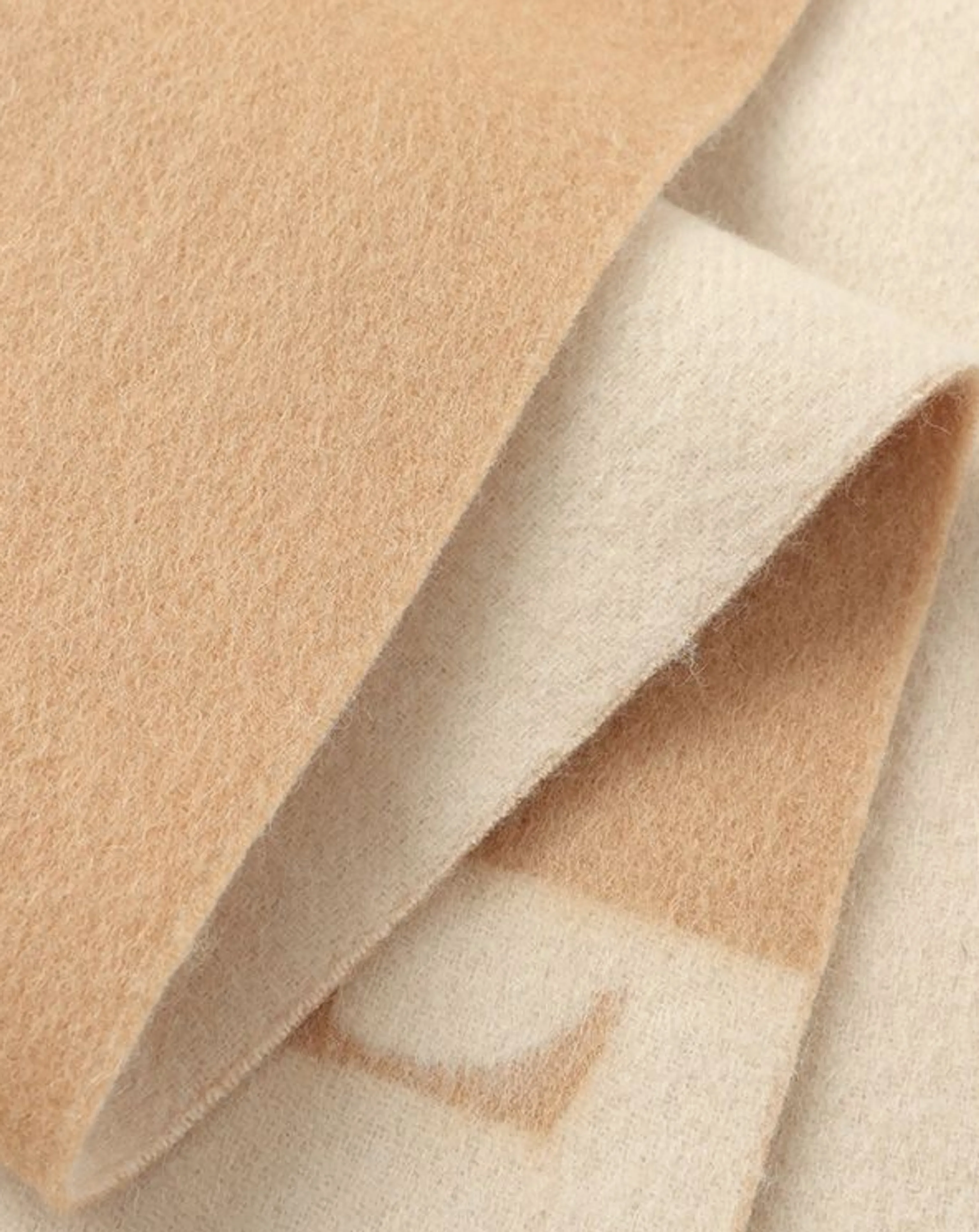 Reversible Lambswool Jacquard Scarf - Image 5