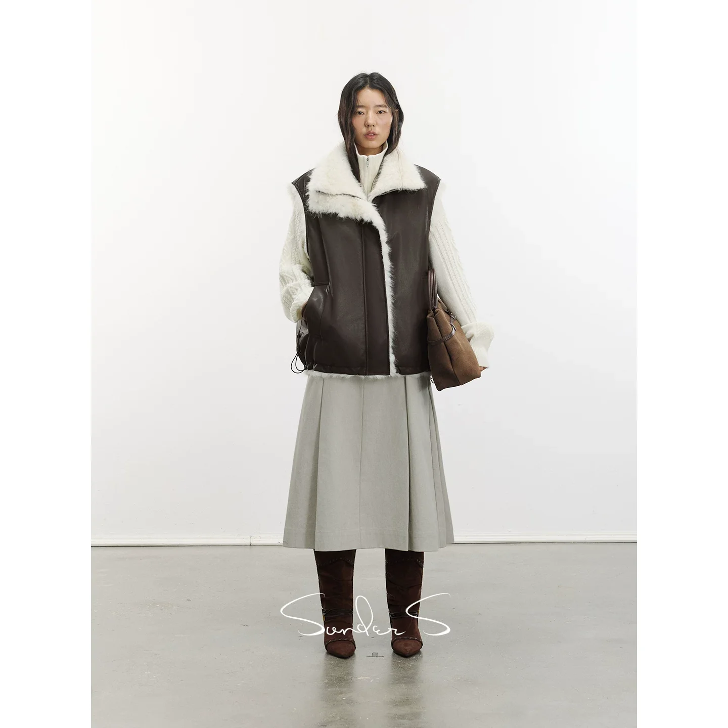 Reversible Two-Tone Faux Shearling Vest - Image 4