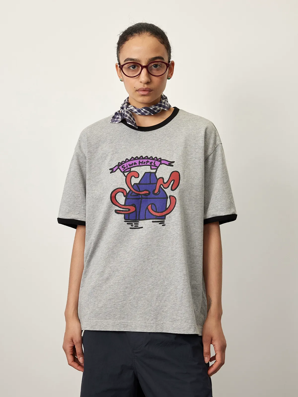 Ribbed Contrast Trim Tee - Image 5