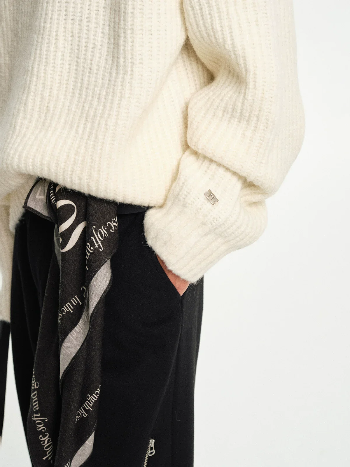 Ribbed Crew Neck Sweater - Image 4