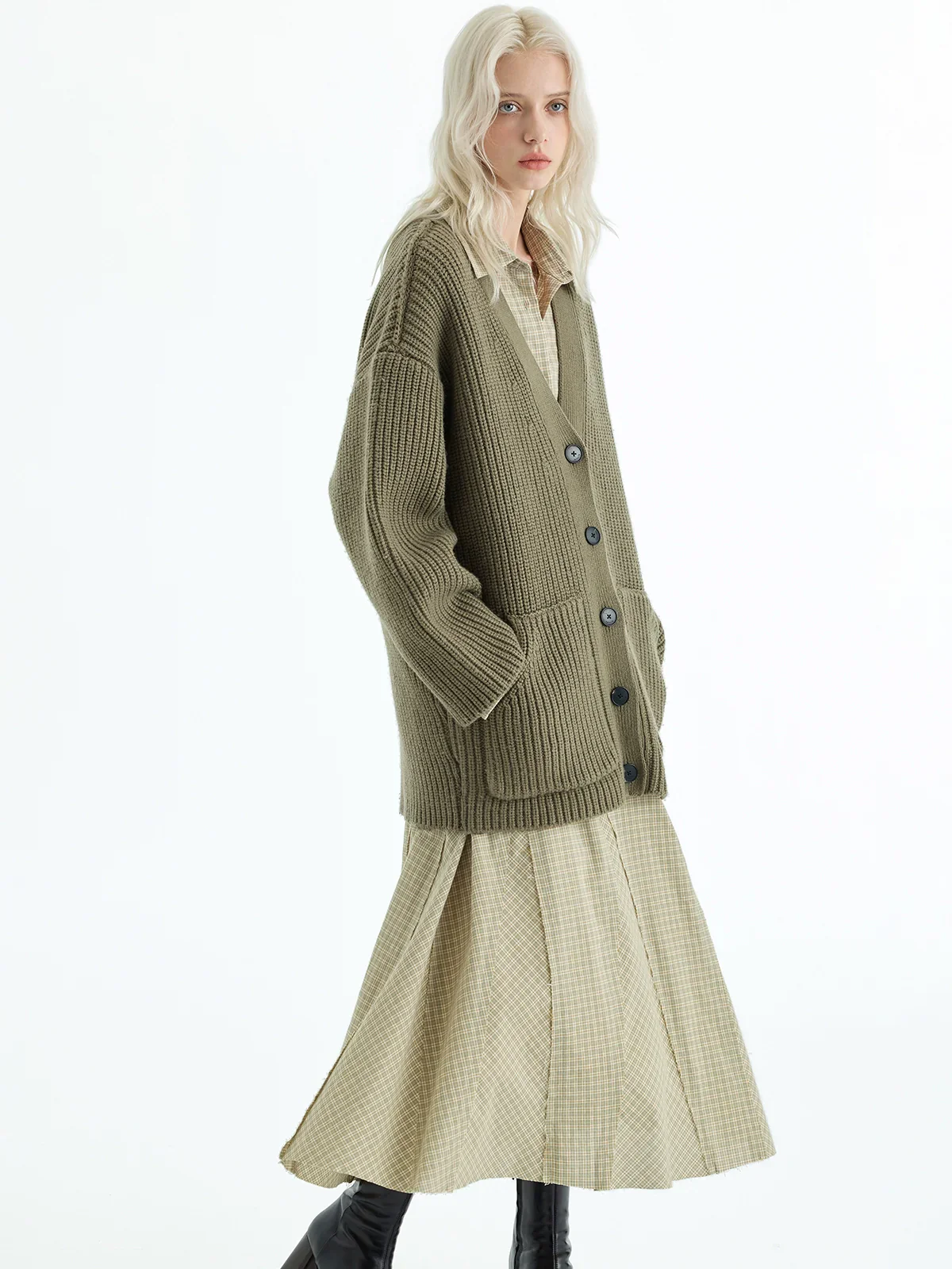 Ribbed Wool-Blend V-Neck Cardigan - Image 4