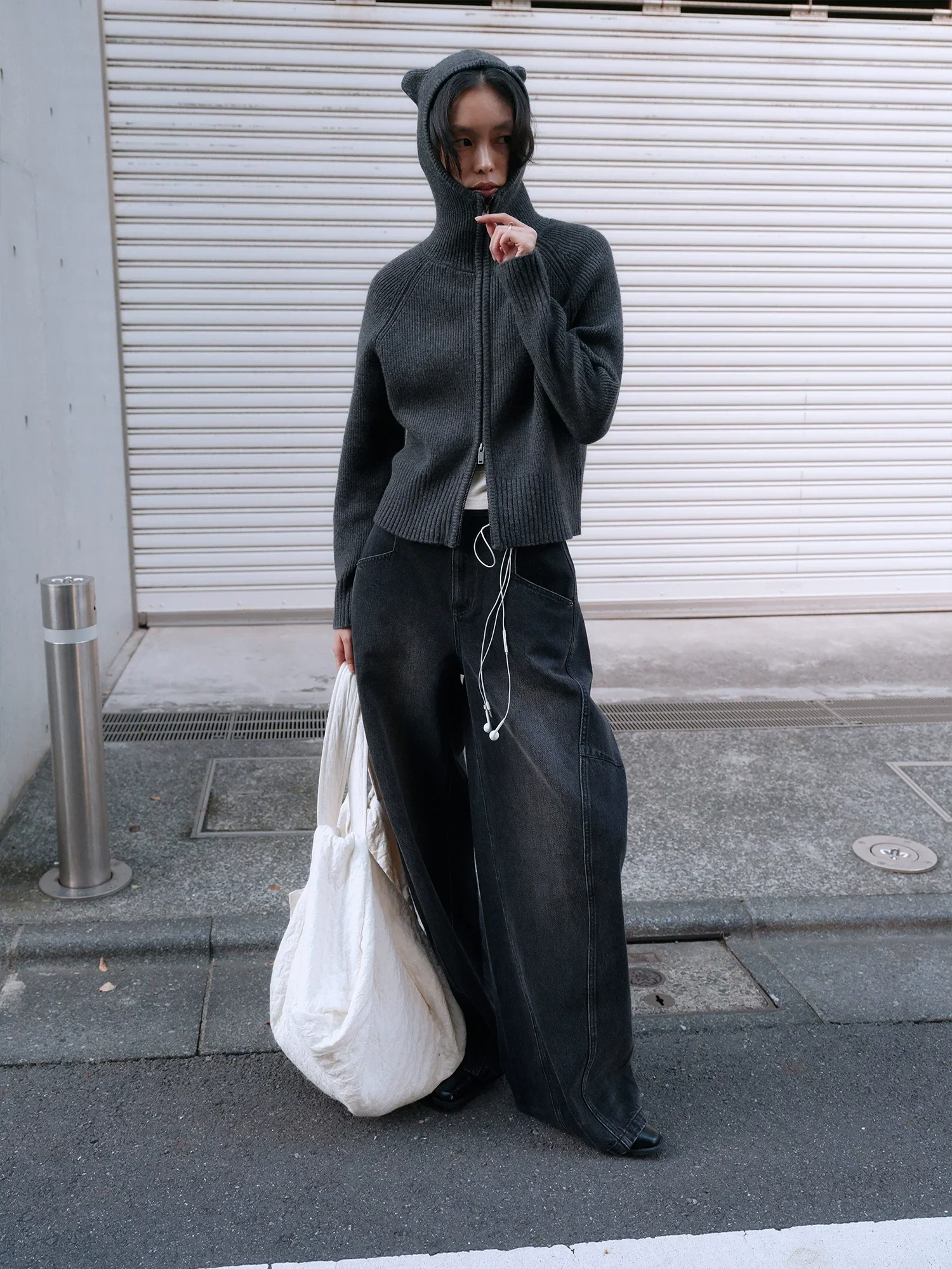 Ribbed Wool Ear-Detail Zip Hoodie - Image 3