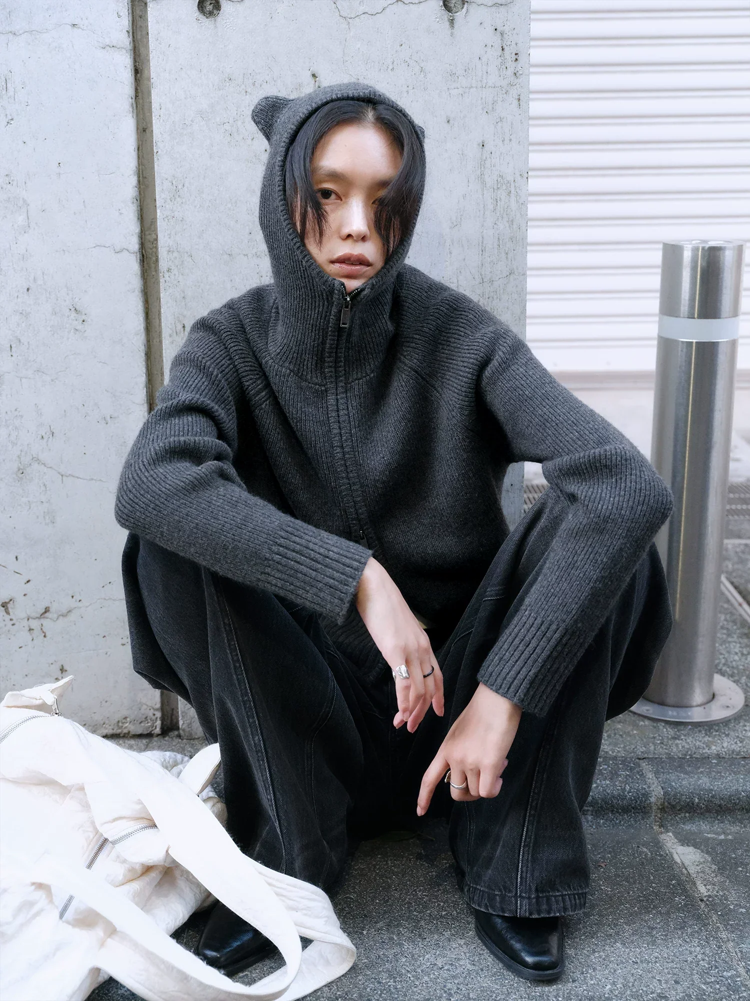 Ribbed Wool Ear-Detail Zip Hoodie - Image 4
