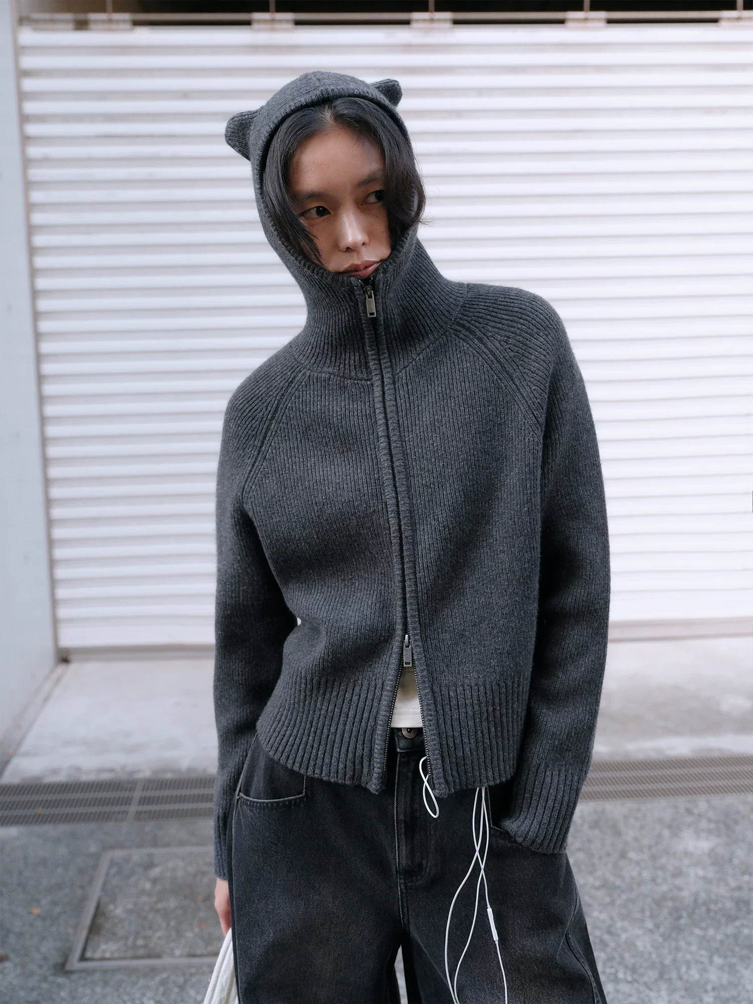 Ribbed Wool Ear-Detail Zip Hoodie - Image 5