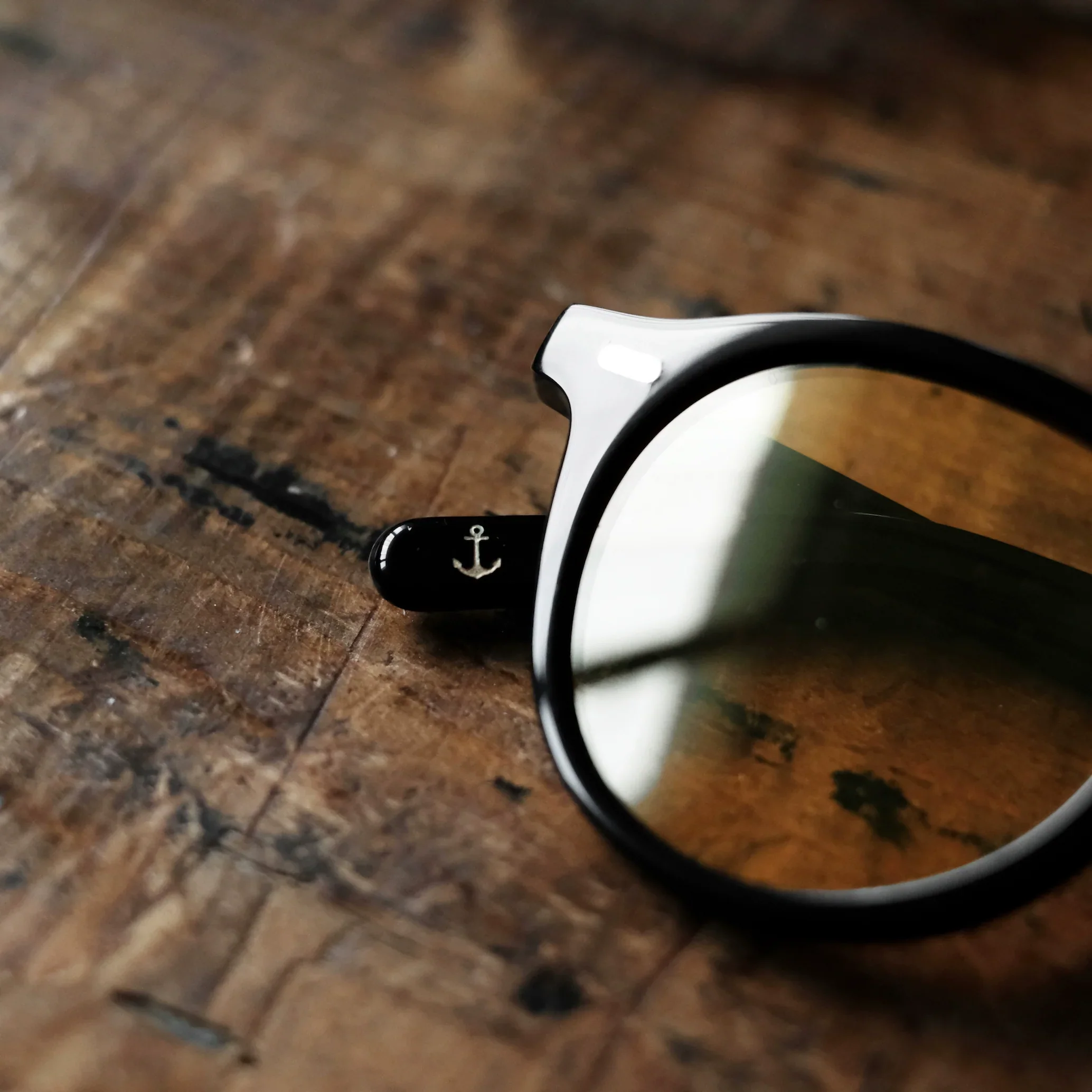 Round Acetate Sunglasses & Leather Pouch