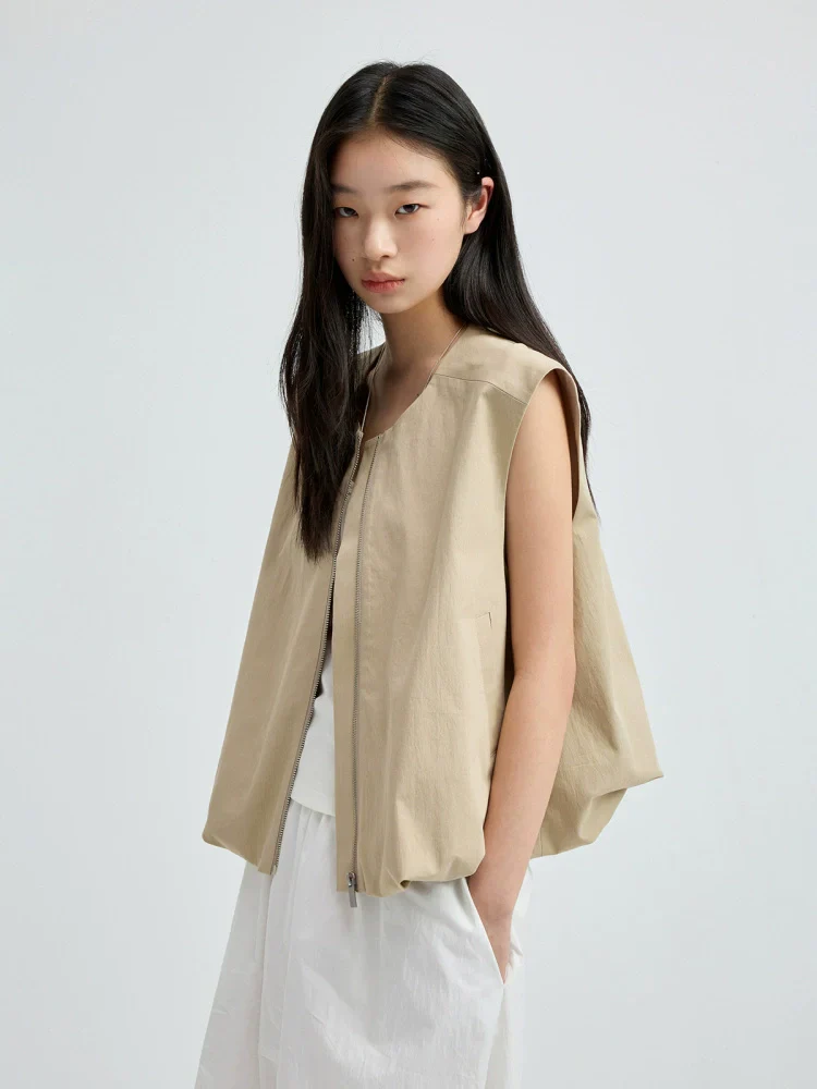 Round-Neck Bubble-Hem Zip Vest