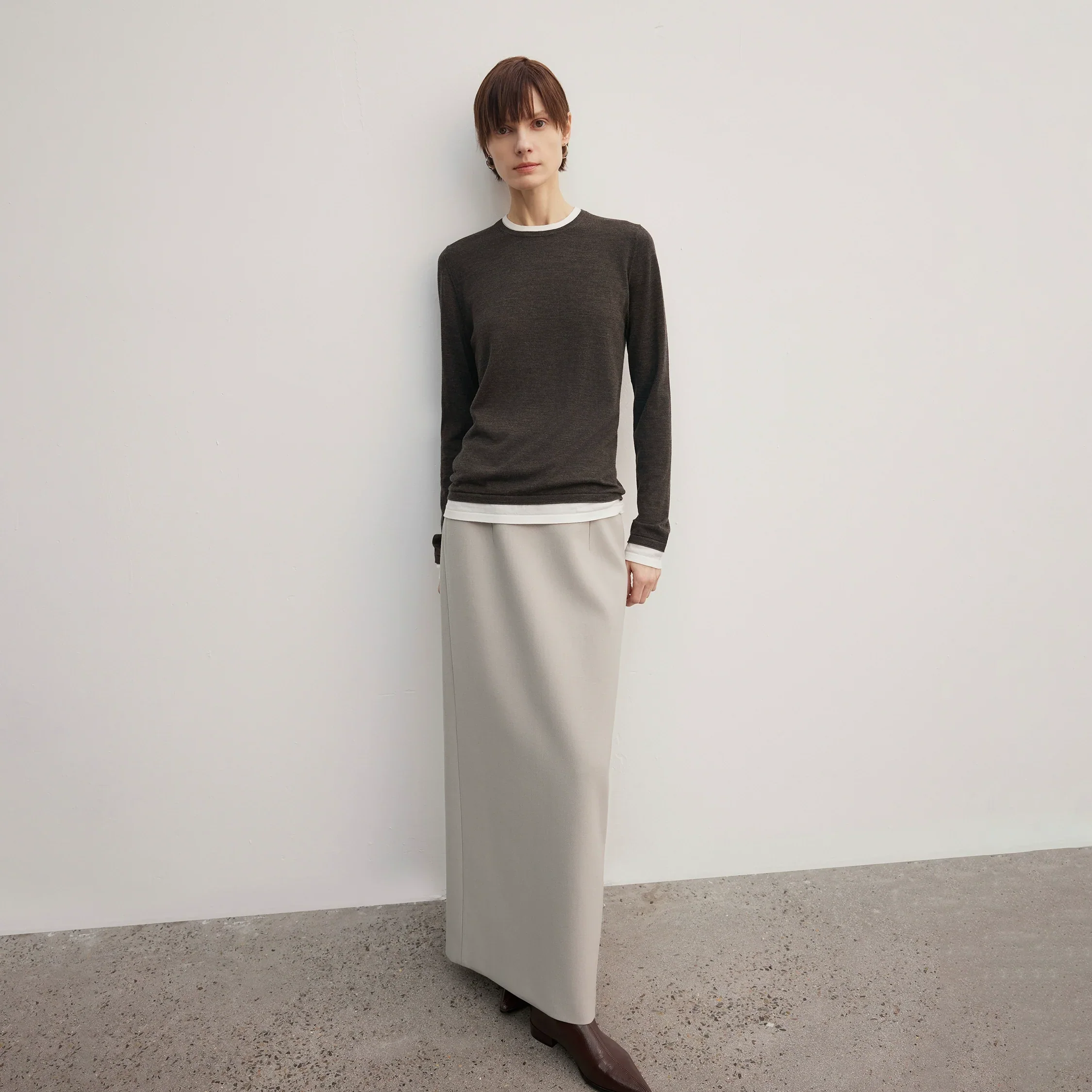 Round Neck Two-Tone Long-Sleeve Sweater - Image 3