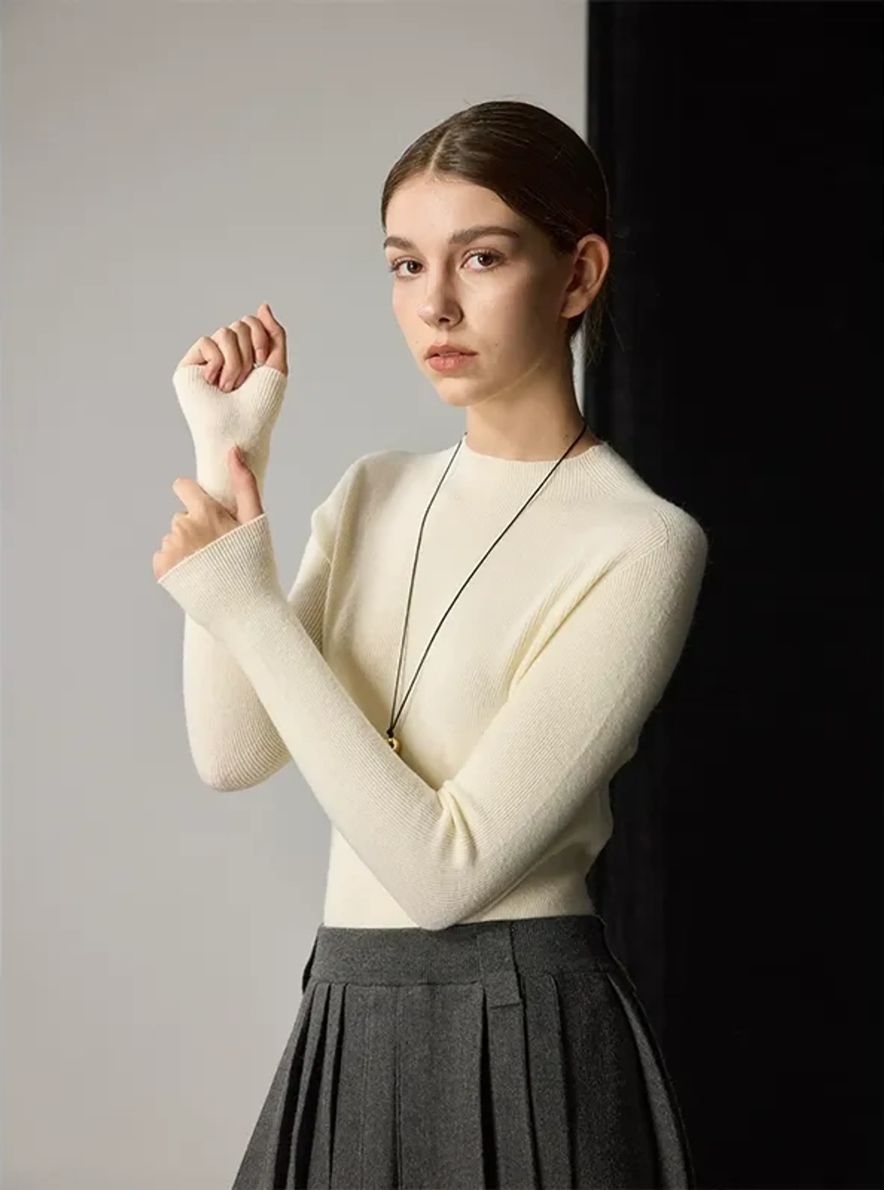 Seamless Fit Wool Knit Sweater - Image 10