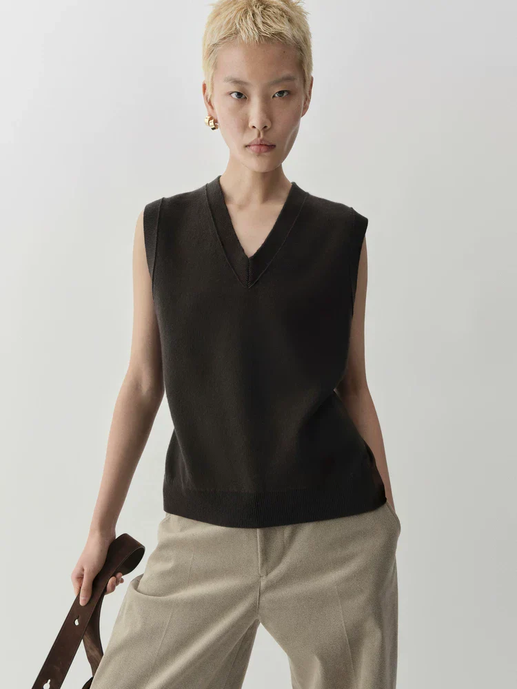 Sheer-Back Knit Vest - Image 3