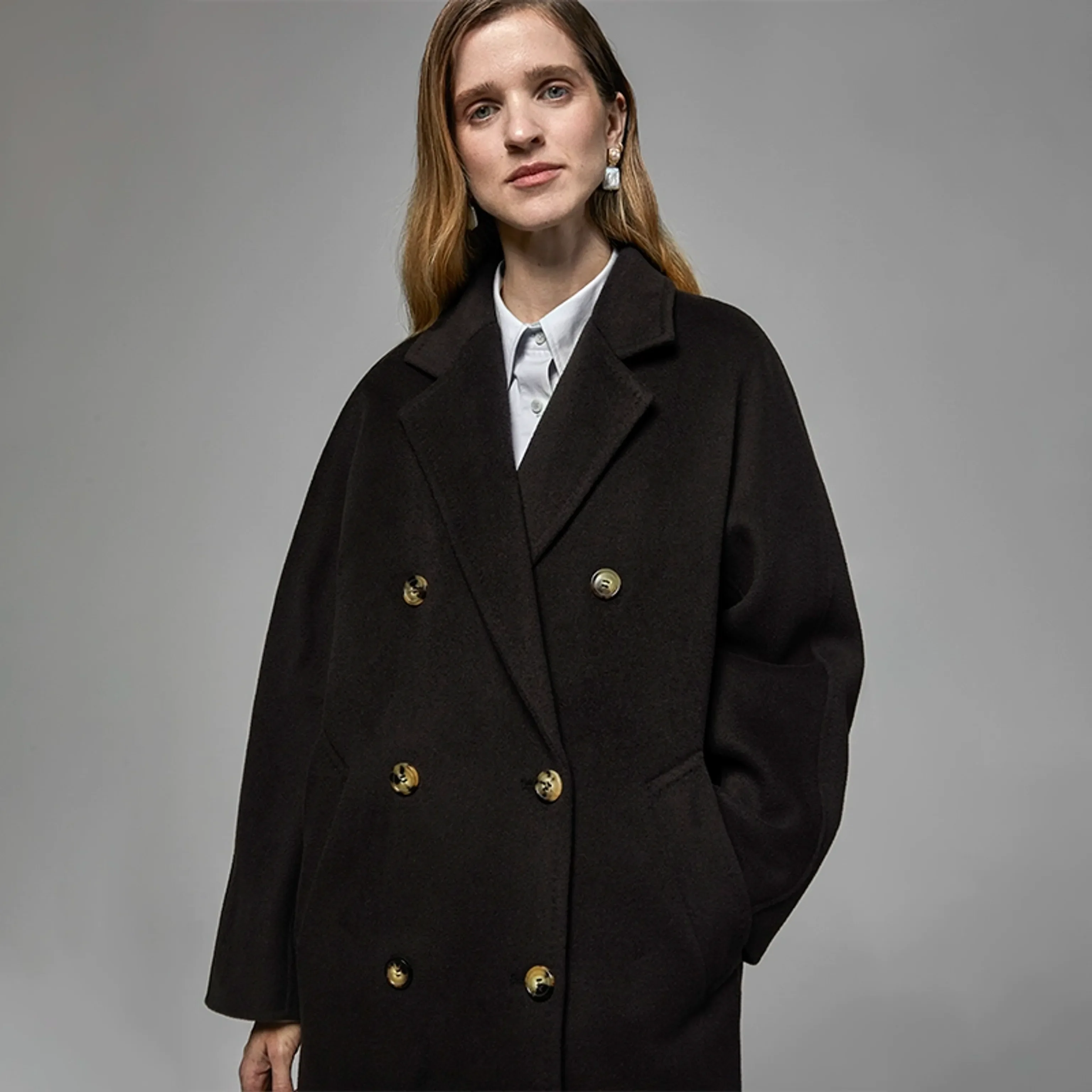 Short Double-Breasted Wool Coat - Image 6