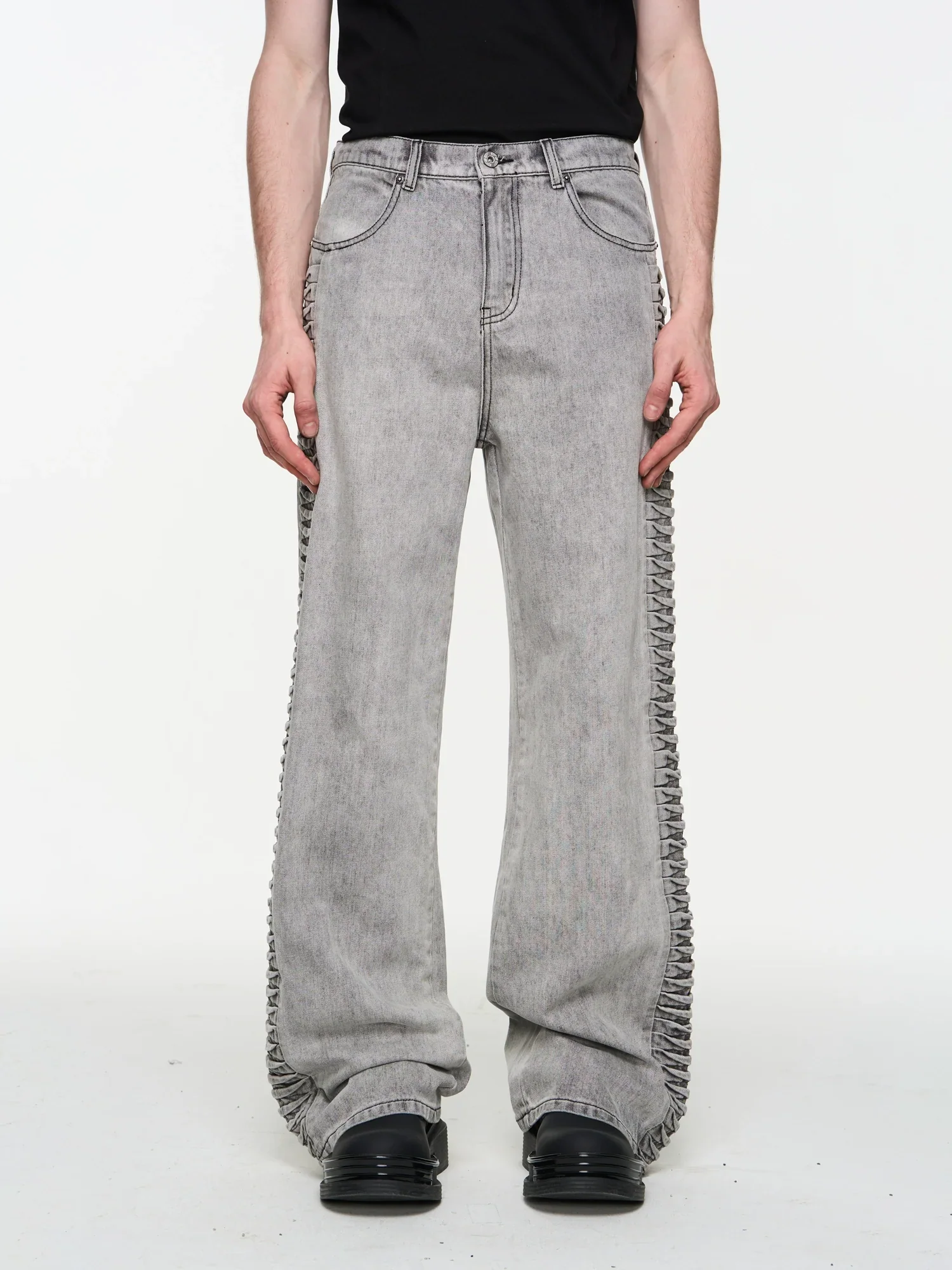 Side-Pleated Wide-Leg Denim Pants