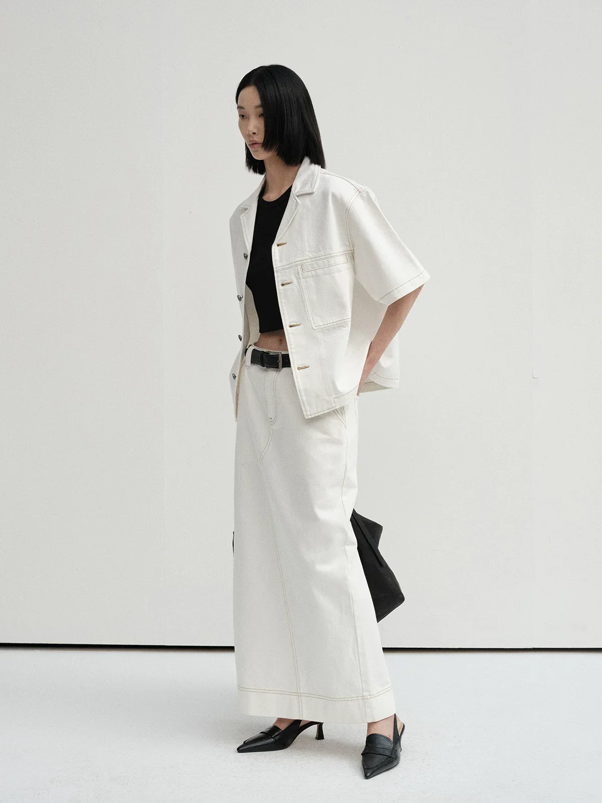 Single-Pleat Tapered Cropped Trousers - Image 5