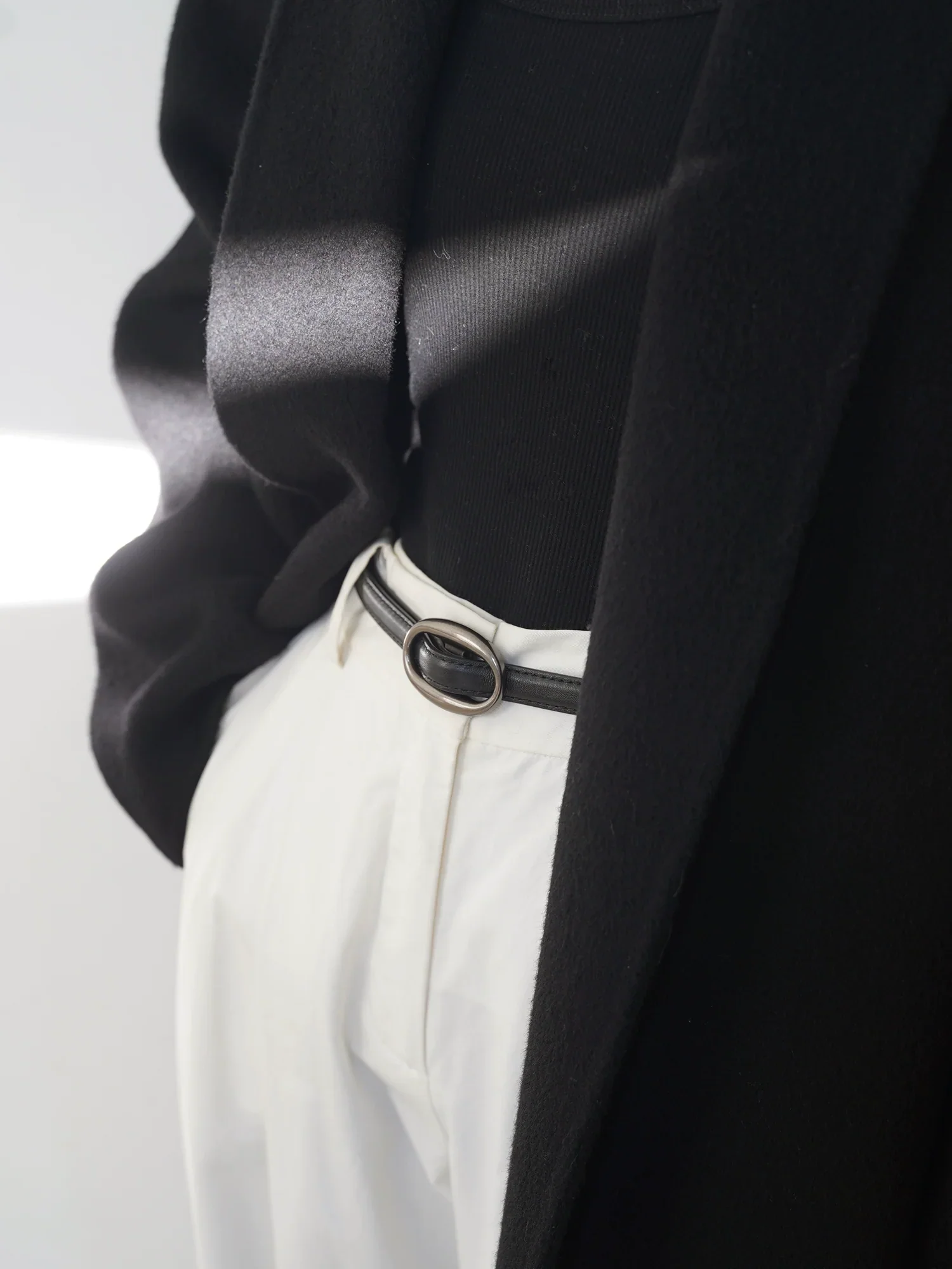 Slim Cowhide Oval Belt - Image 4