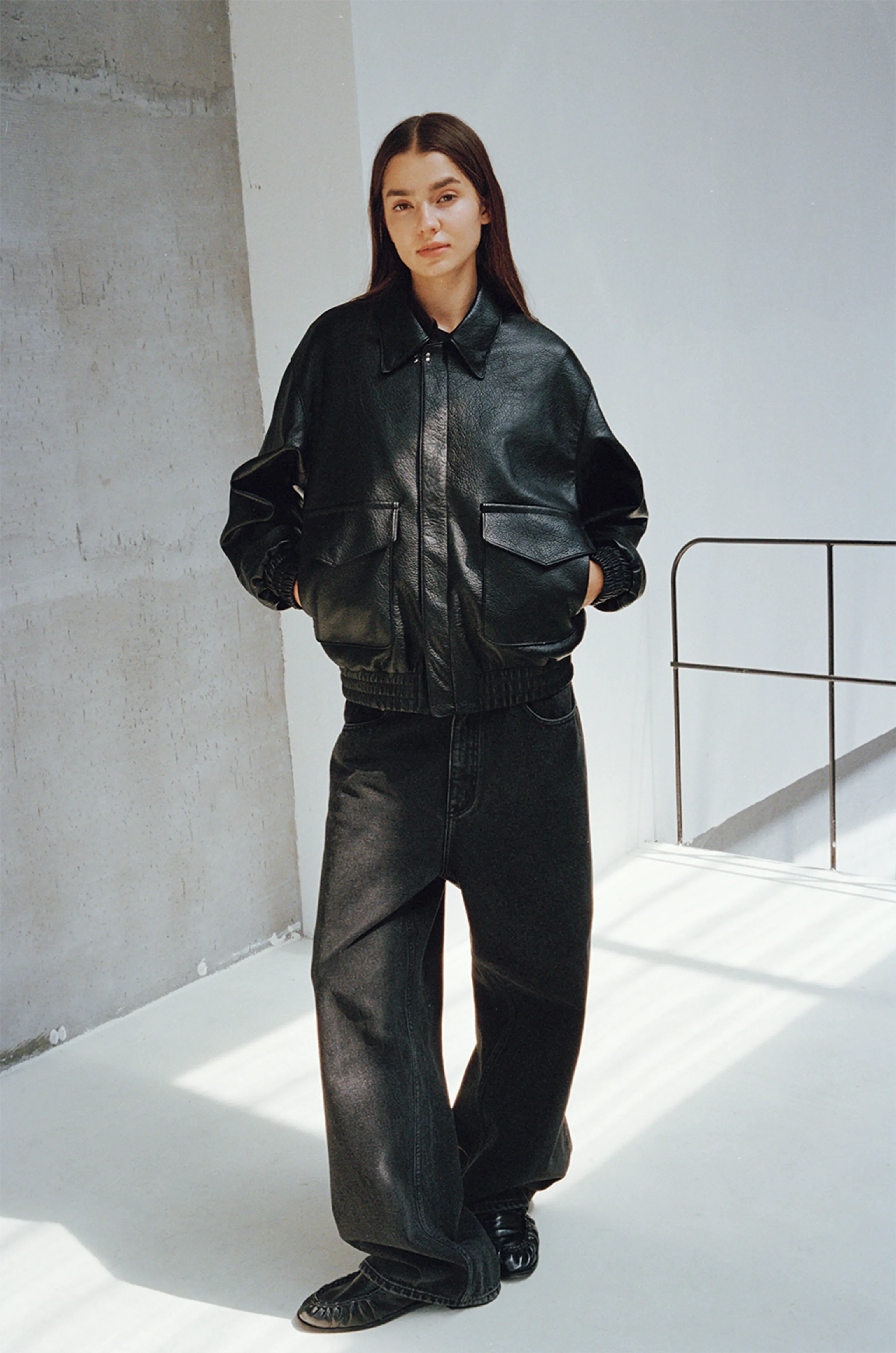 Snow-Wash Wide-Leg Jeans - Image 4