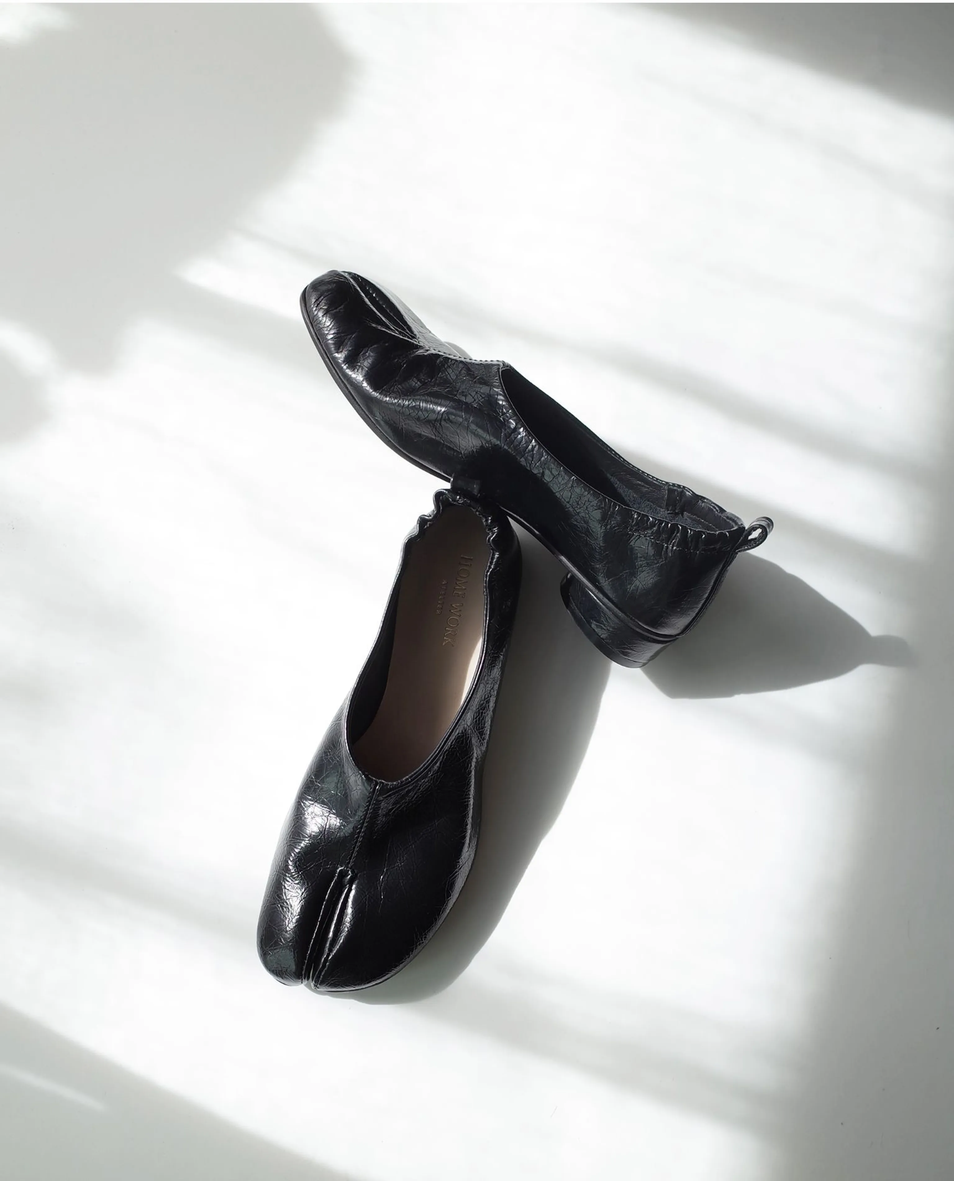 Split-Toe Leather Flats - Image 3