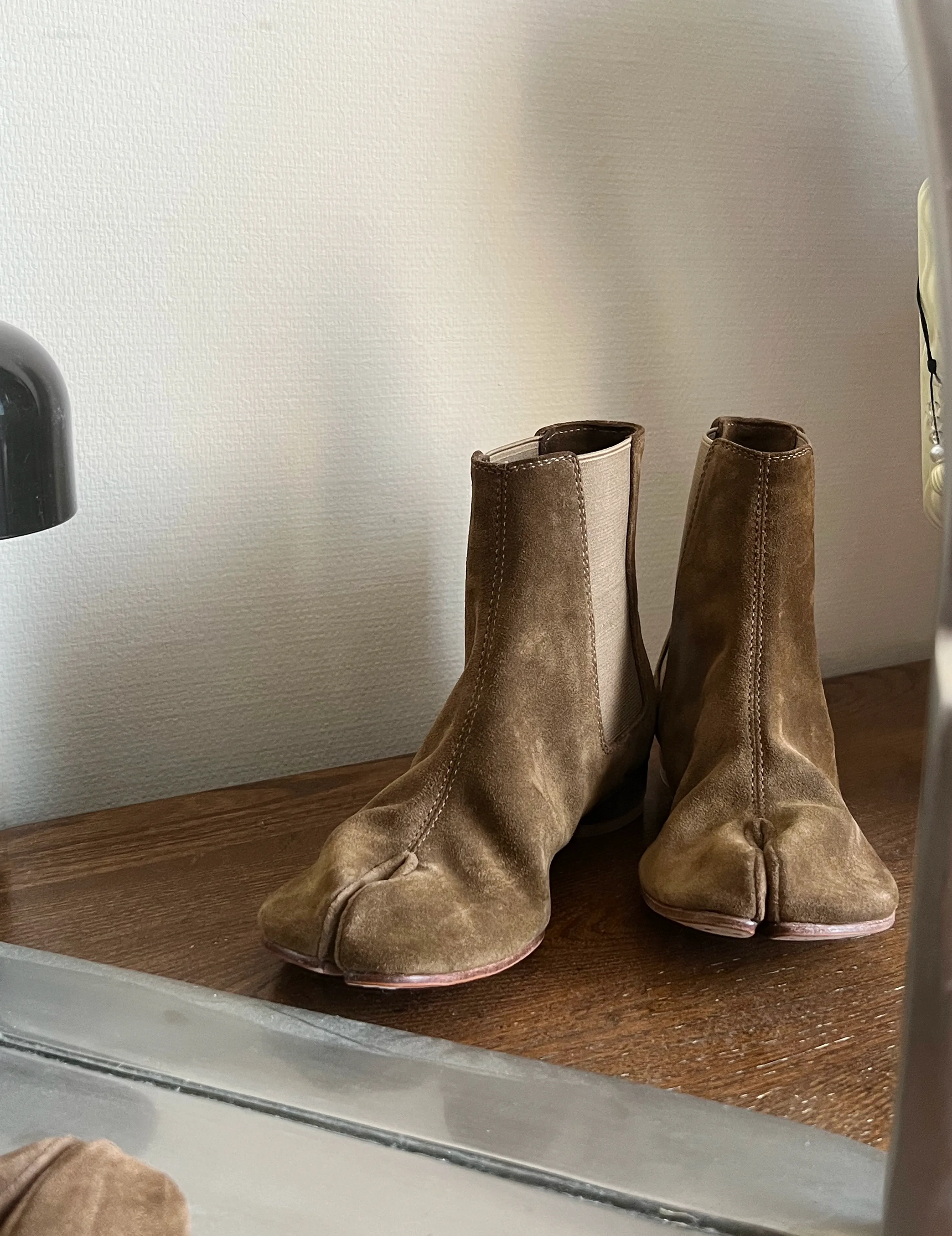 Split-Toe Suede Ankle Boots - Image 6