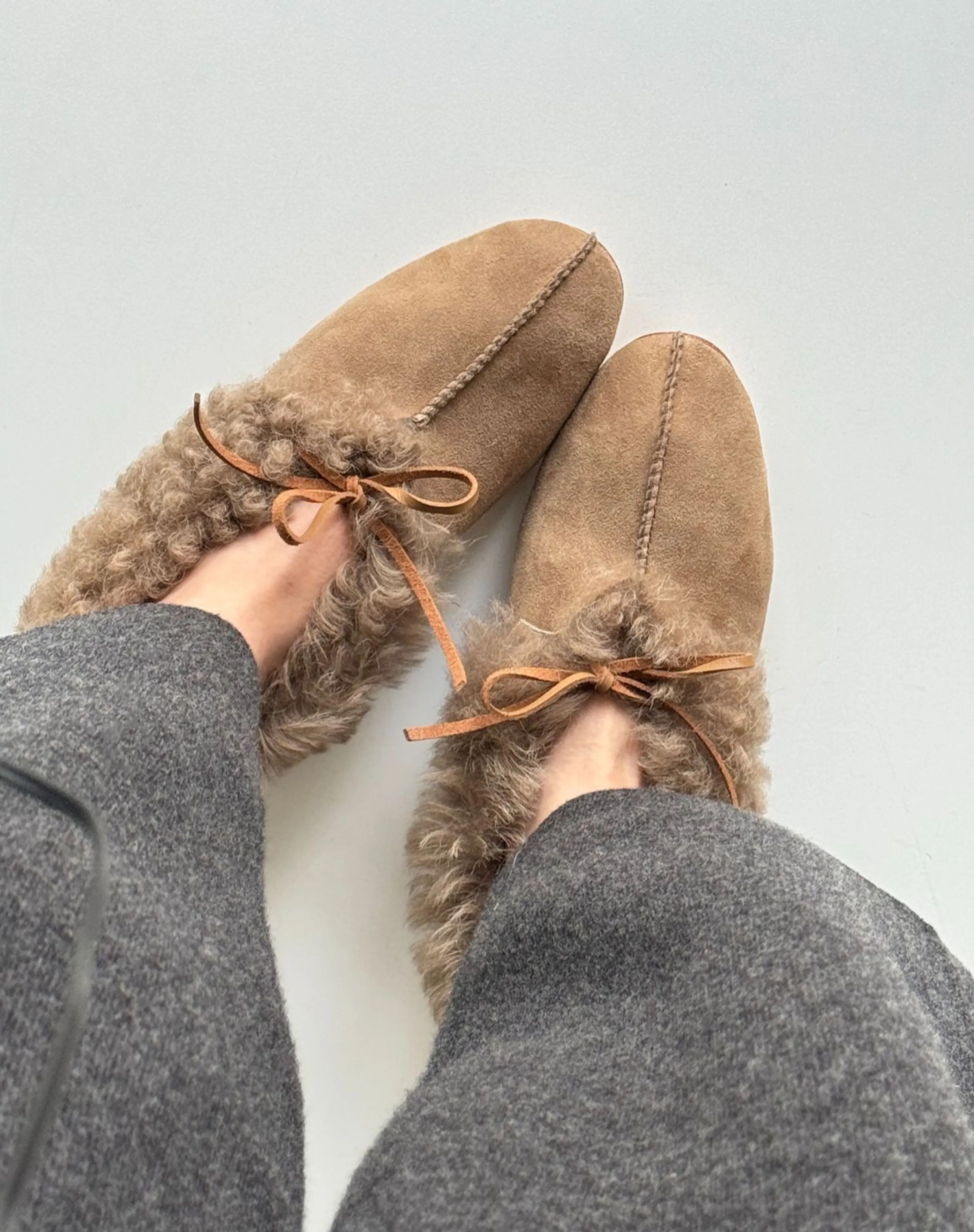 Suede and Fur Low-Top Slippers - Image 4