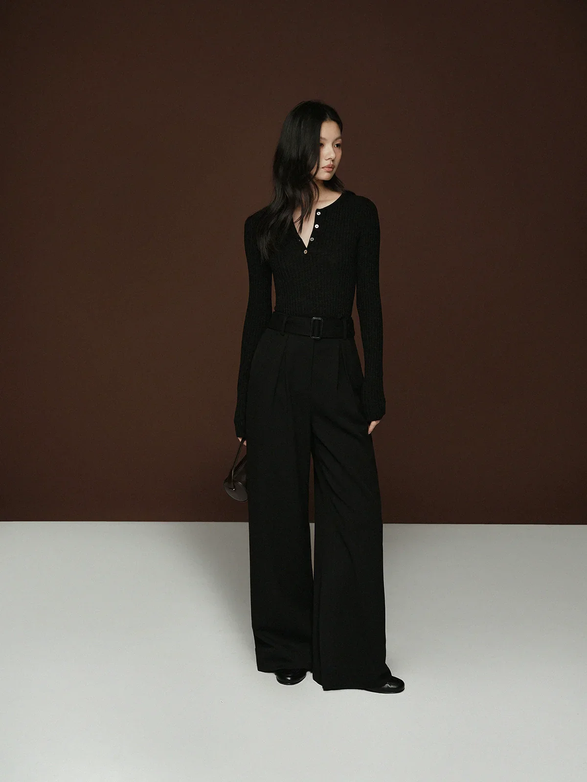 Symmetrical Pleated Wide-Leg Trousers - Image 5