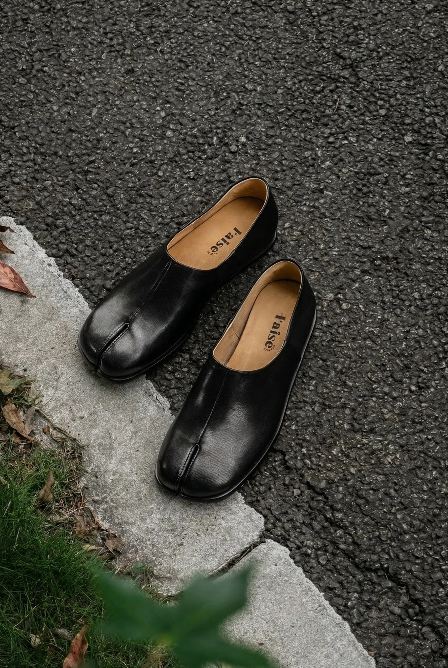 Tabi Split-Toe Leather Loafers - Image 3