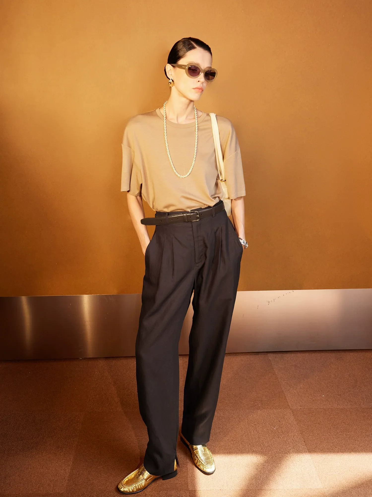 Tencel Linen Wide-Leg Pleated Trousers - Image 2