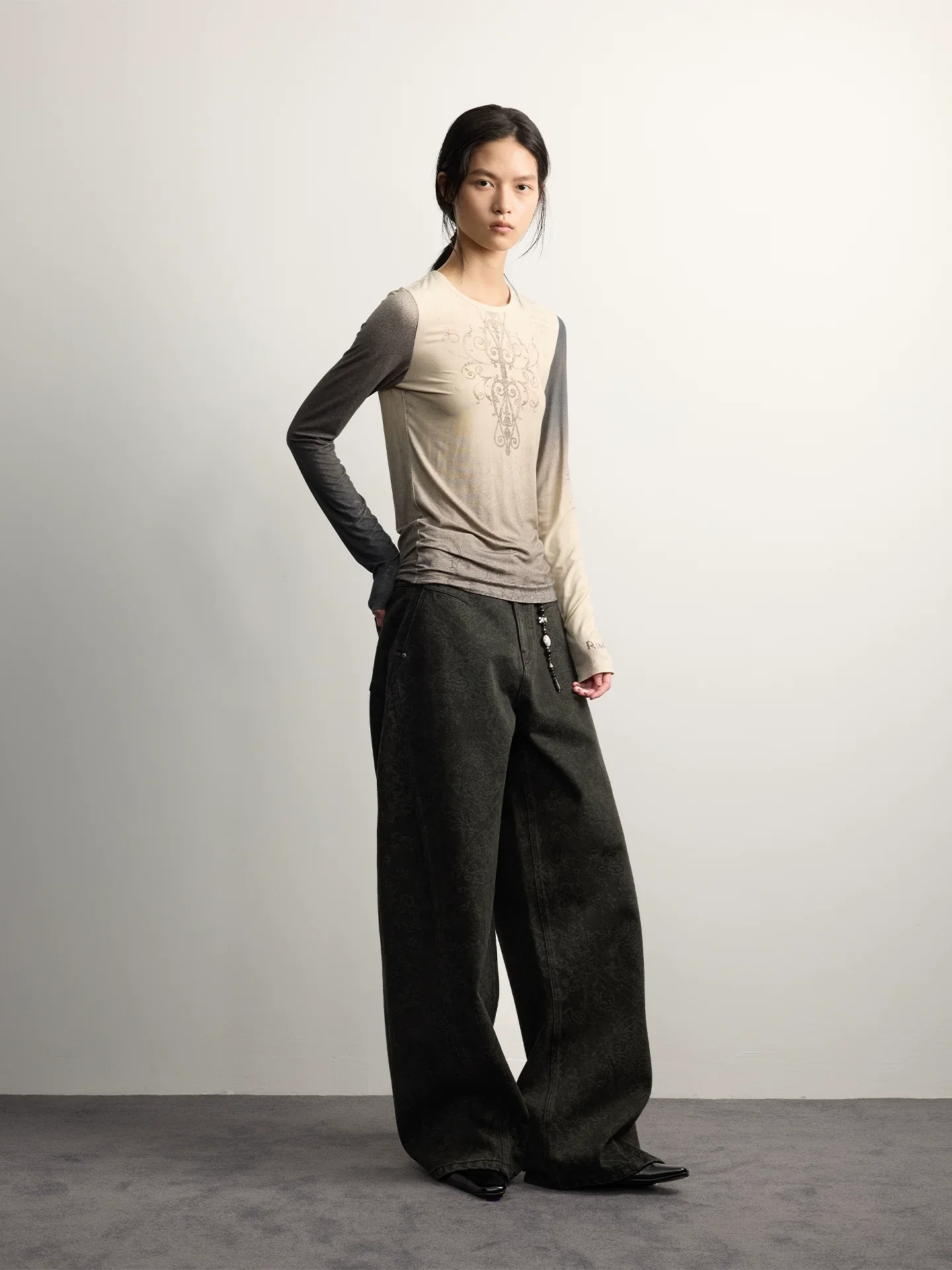 Tonal Pattern Wide-Leg Jeans - Image 2