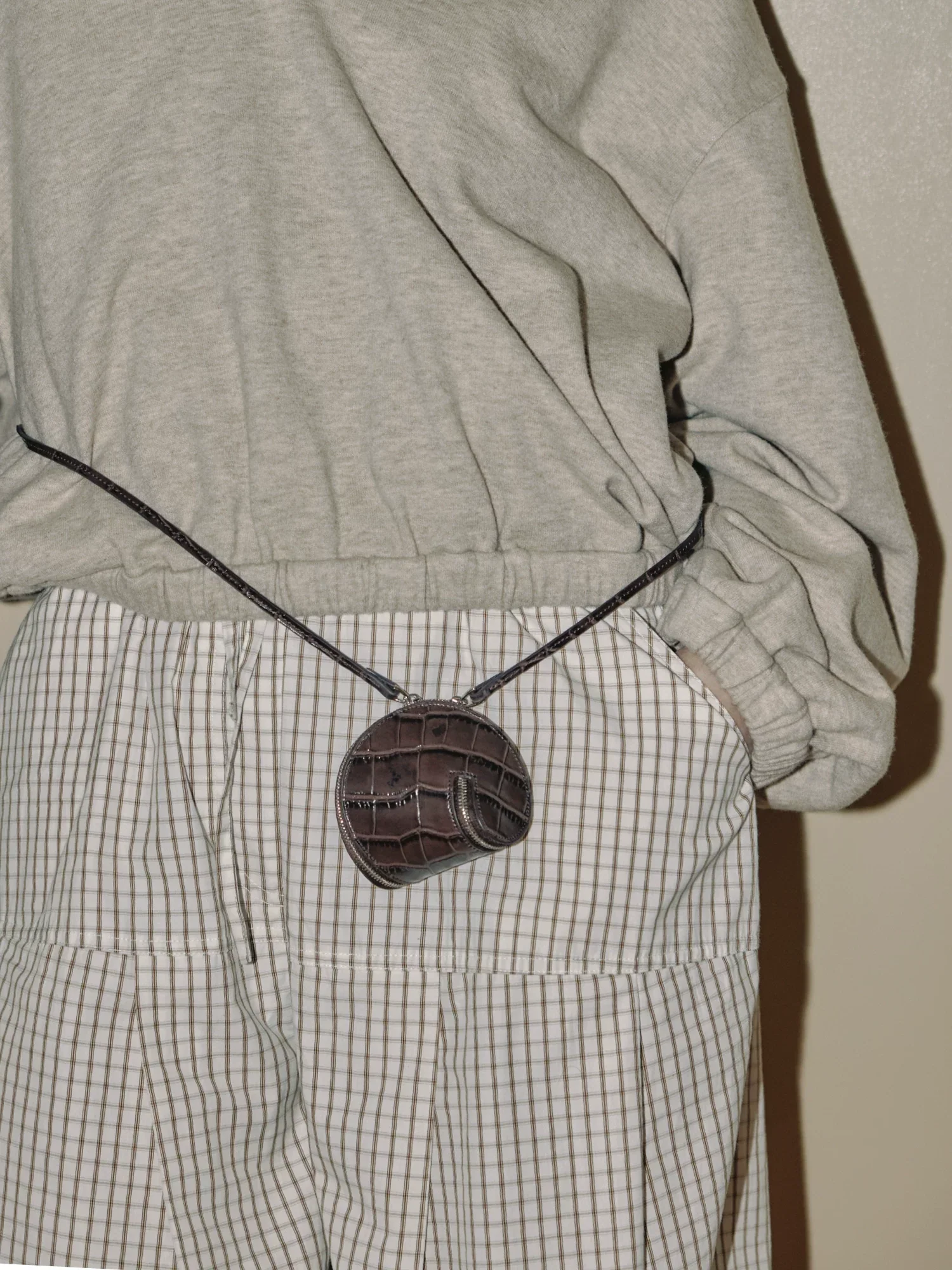 Top-Grain Leather Curved Zip Pouch - Image 2