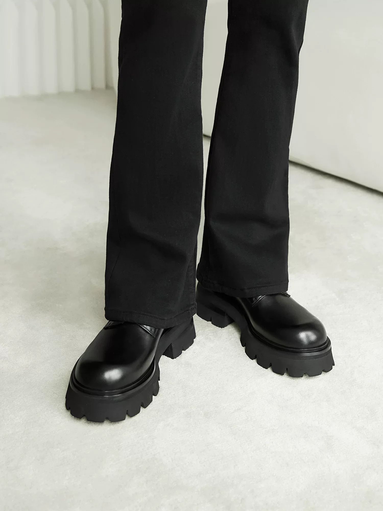 Top Grain Leather Lift Derby