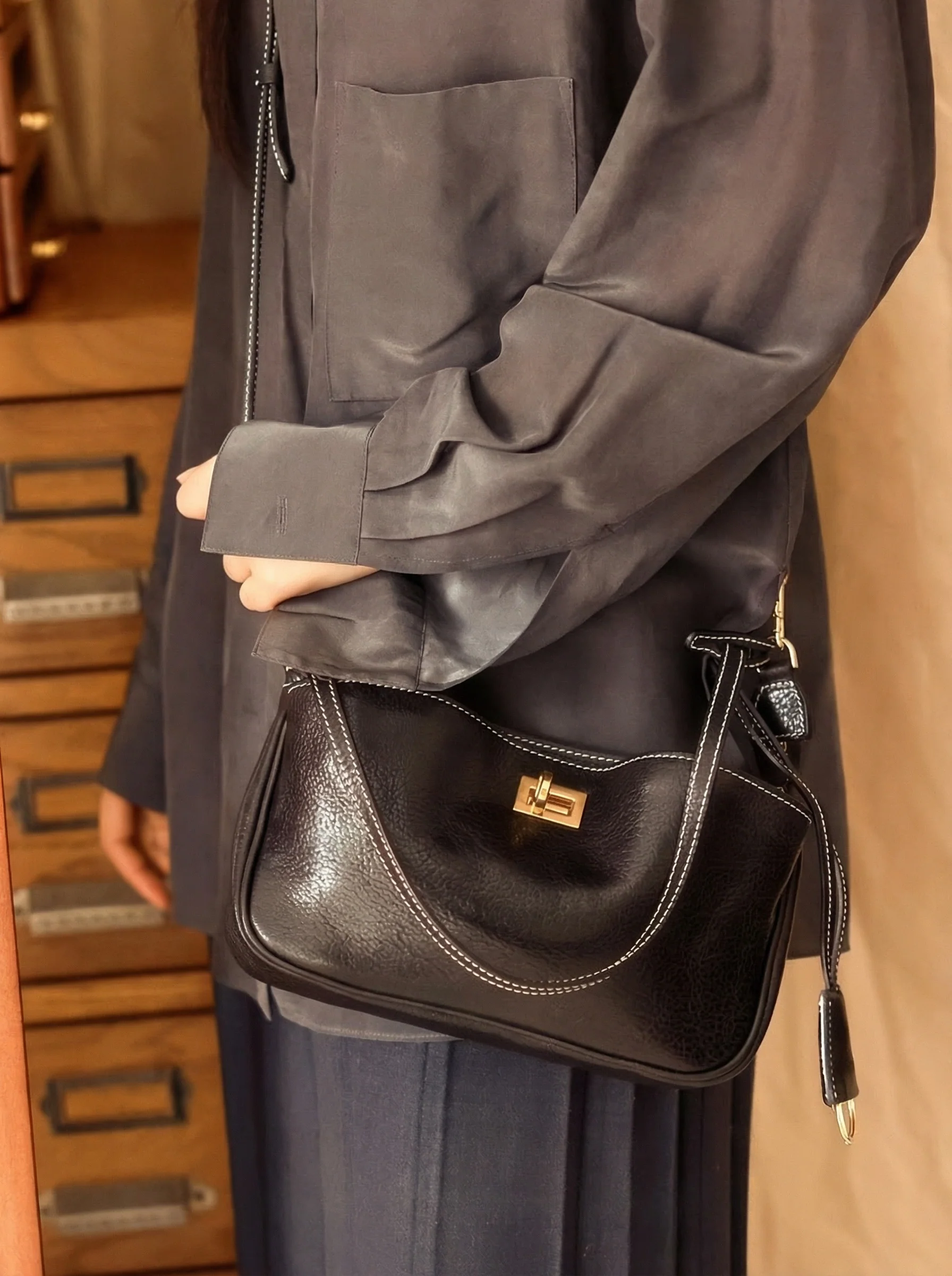 Top-Grain Leather Mini Shoulder Bag - Image 7