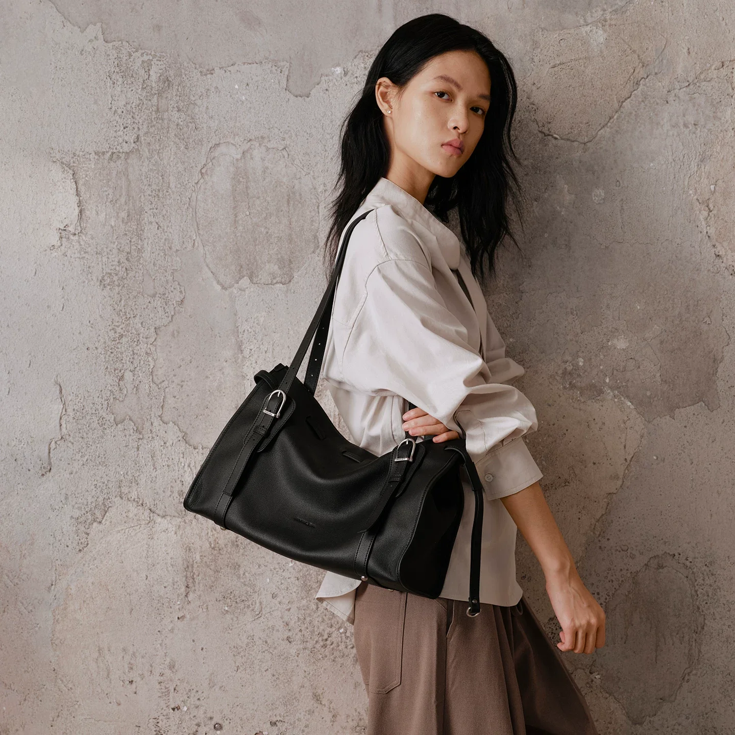 Top-Grain Leather Rolled-Handle Tote - Image 5