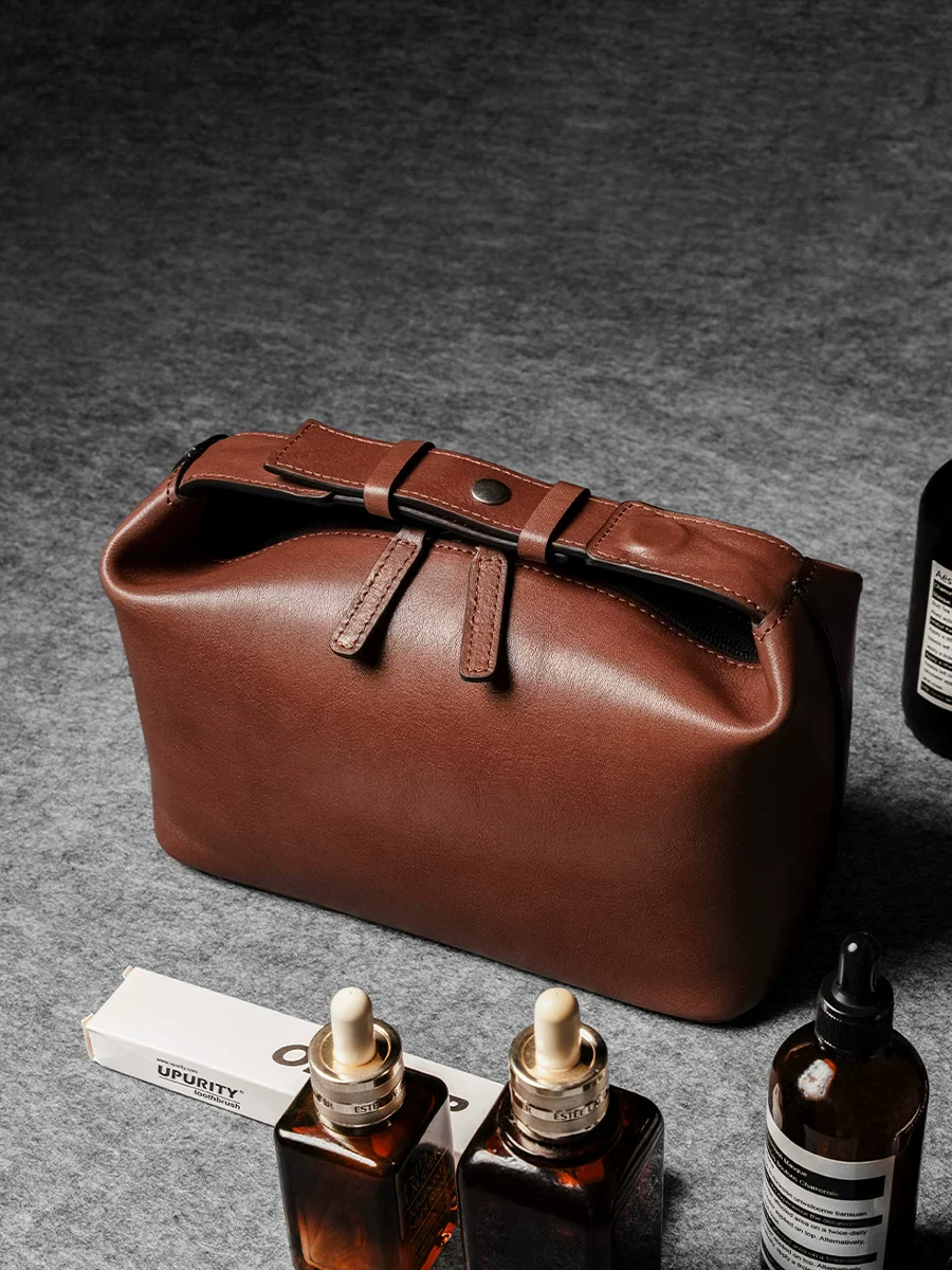 Top-Grain Leather Toiletry Bag - Image 4