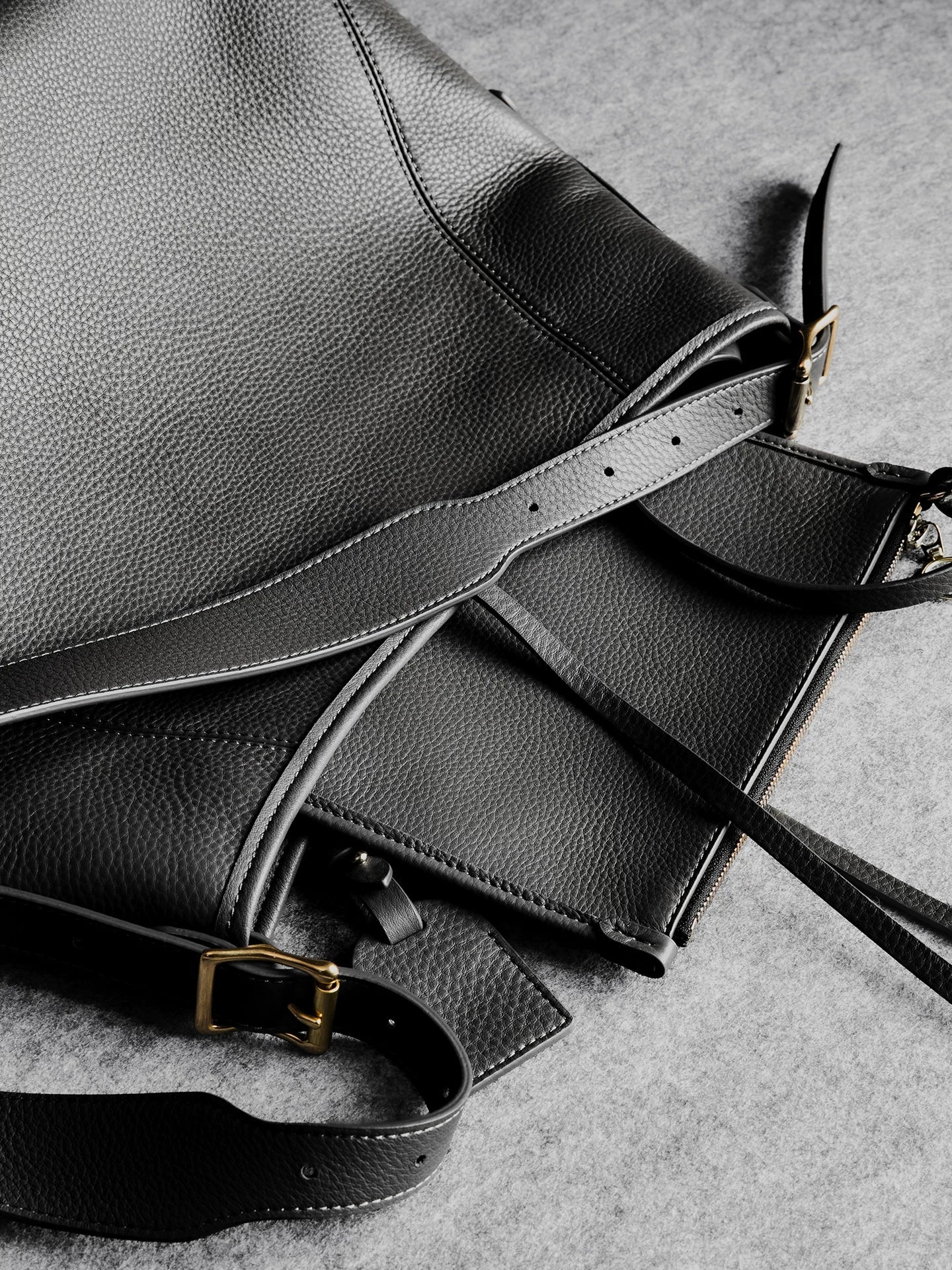 Top-Grain Pebbled Leather Shoulder Bag - Image 4