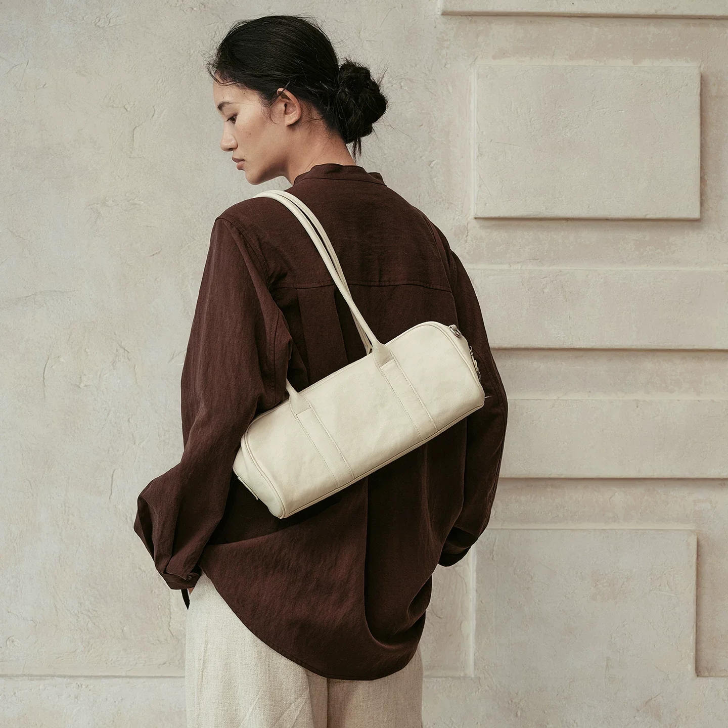 Top-Grain Vegetable-Tanned Leather Baguette Shoulder Bag - Image 8