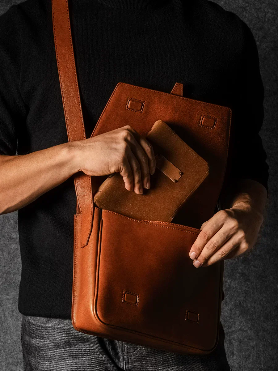 Top-Grain Vegetable-Tanned Leather Messenger Bag - Image 3