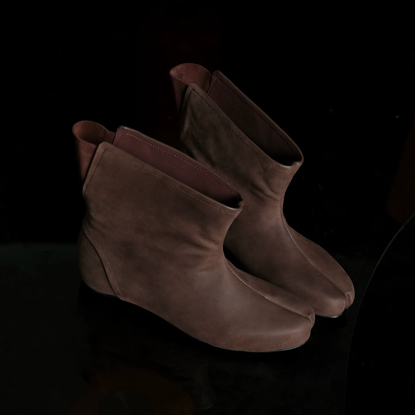 Top-Grain Waxed Leather Tabi Ankle Boots - Image 2