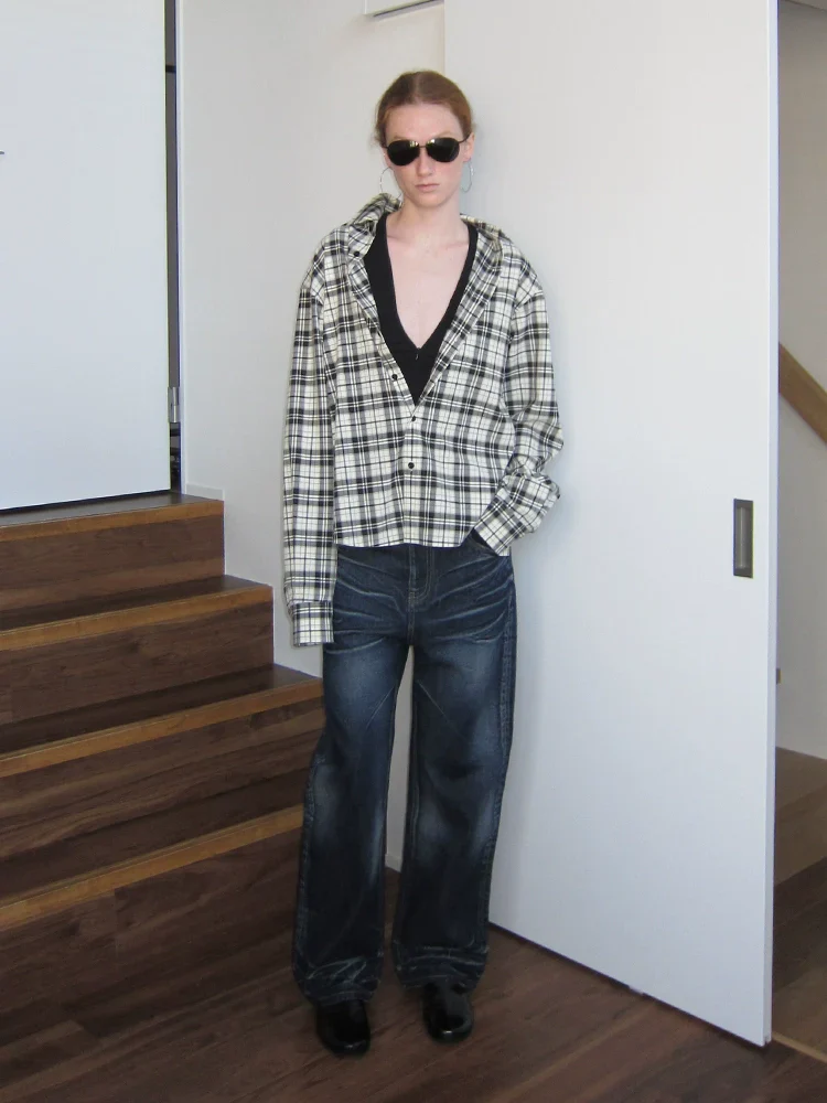 Tree Low-Rise Straight Jeans - Image 2