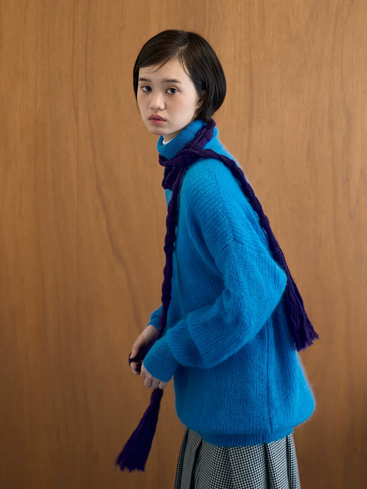Two-Color Hollow Knitted Tassel Scarf - Image 3