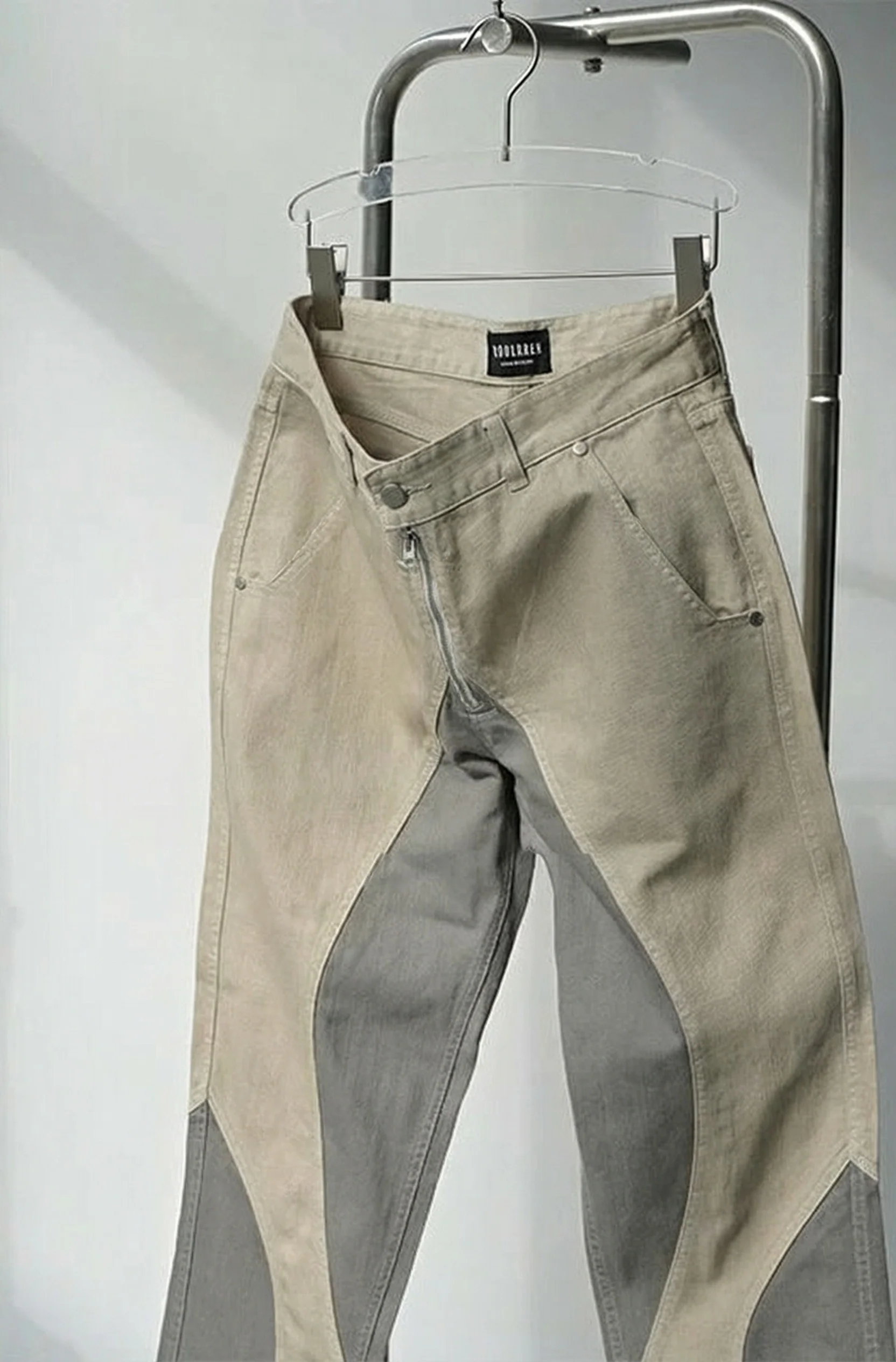 Two-Tone Panel Denim Pants - Image 5